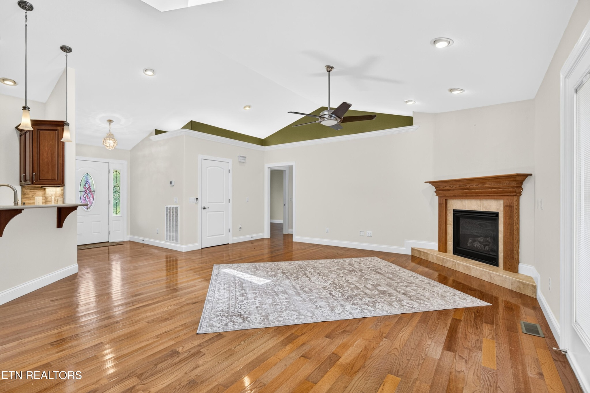 21 Thames Court Property Photo 15