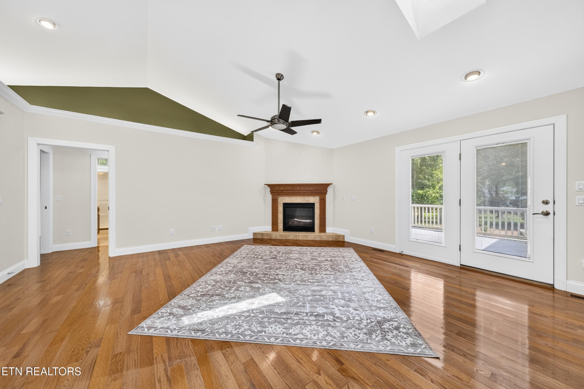 21 Thames Court Property Photo 16