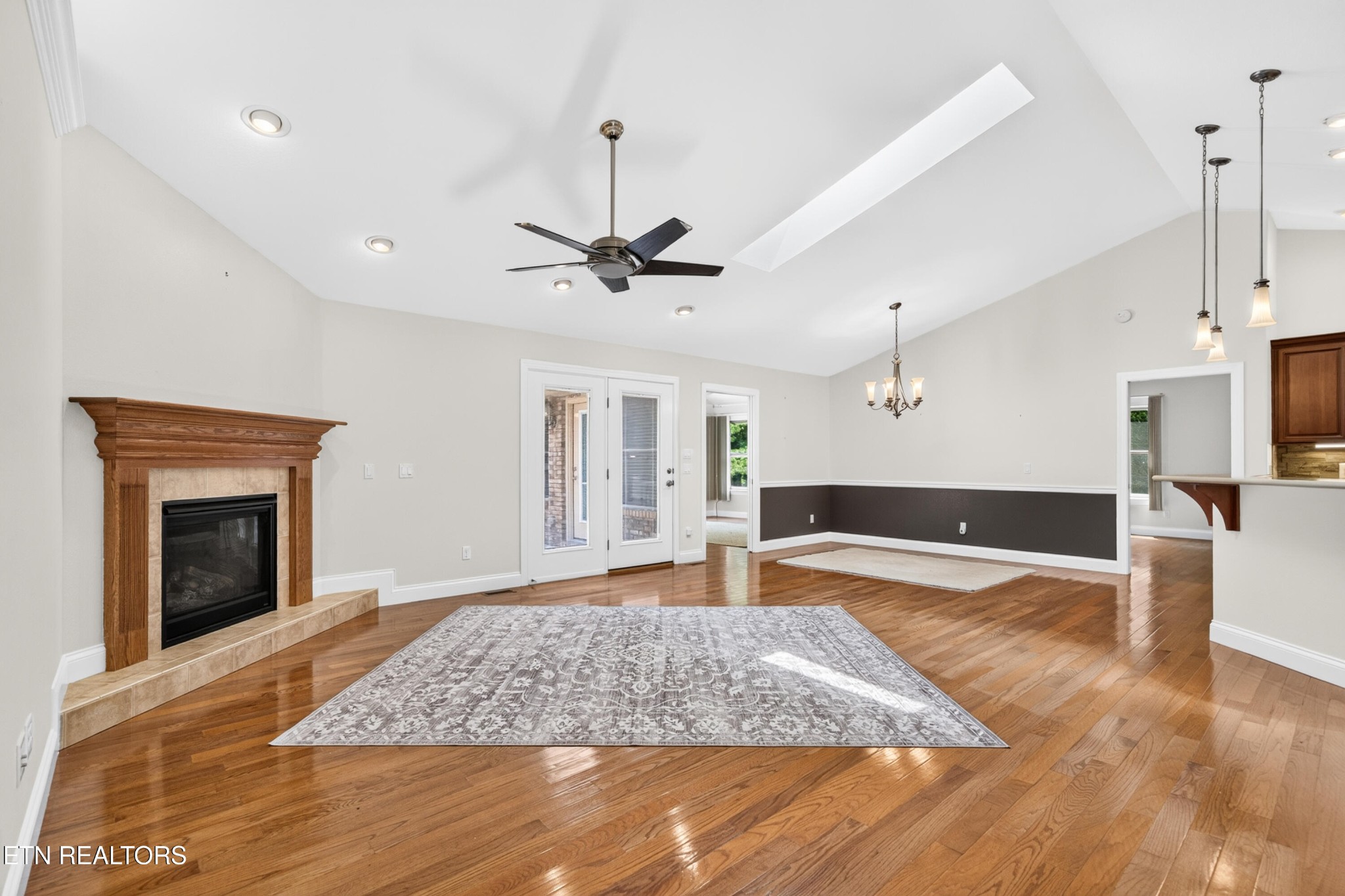 21 Thames Court Property Photo 18