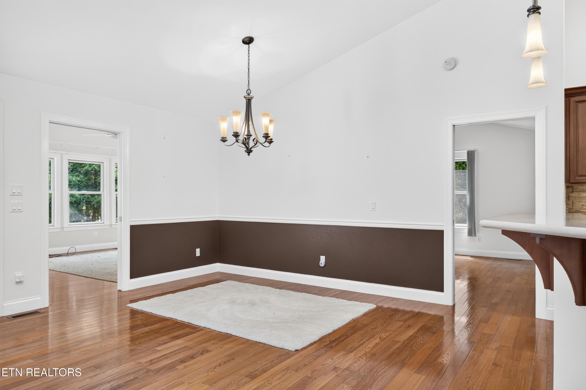 21 Thames Court Property Photo 19