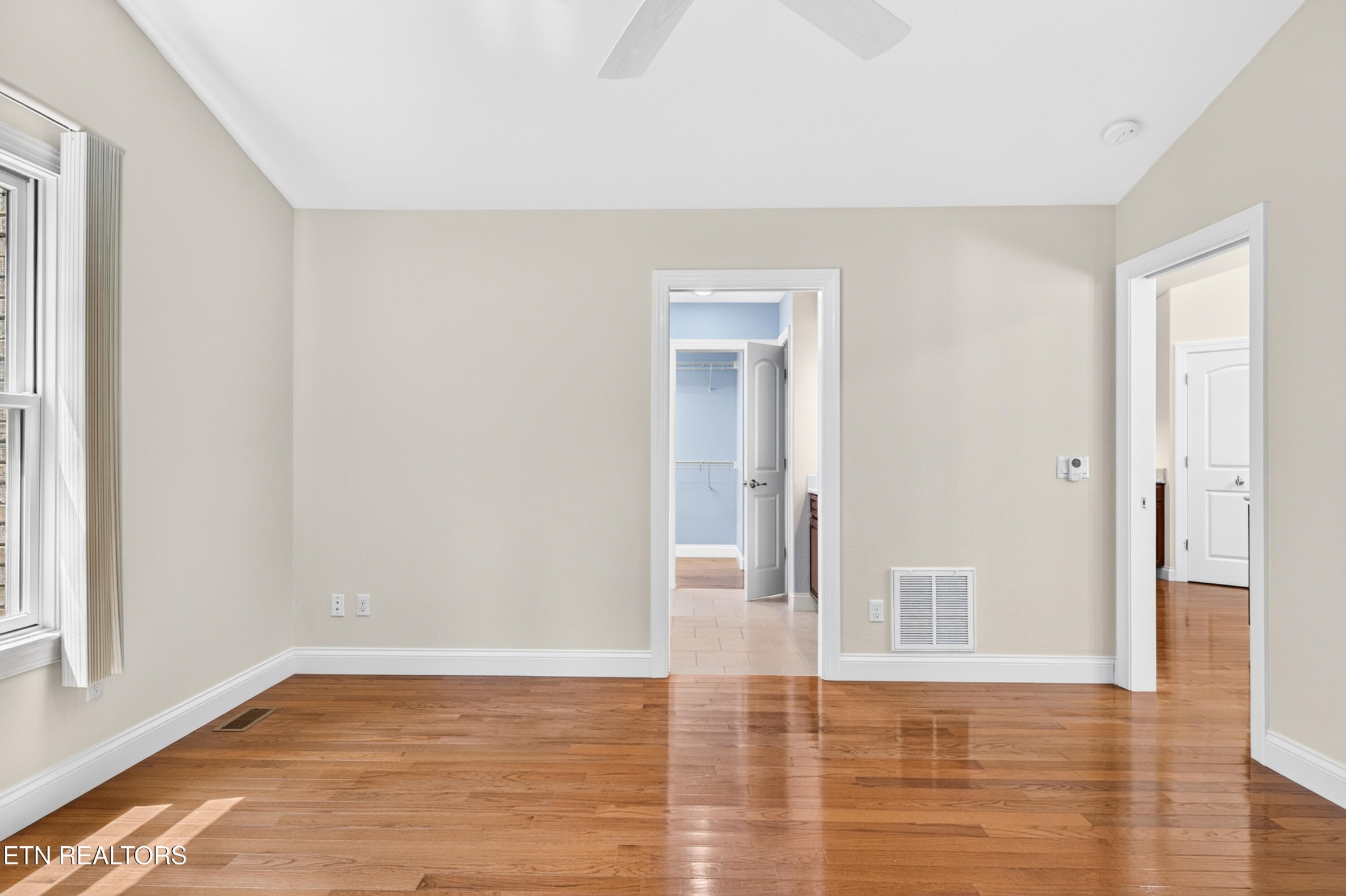 21 Thames Court Property Photo 37