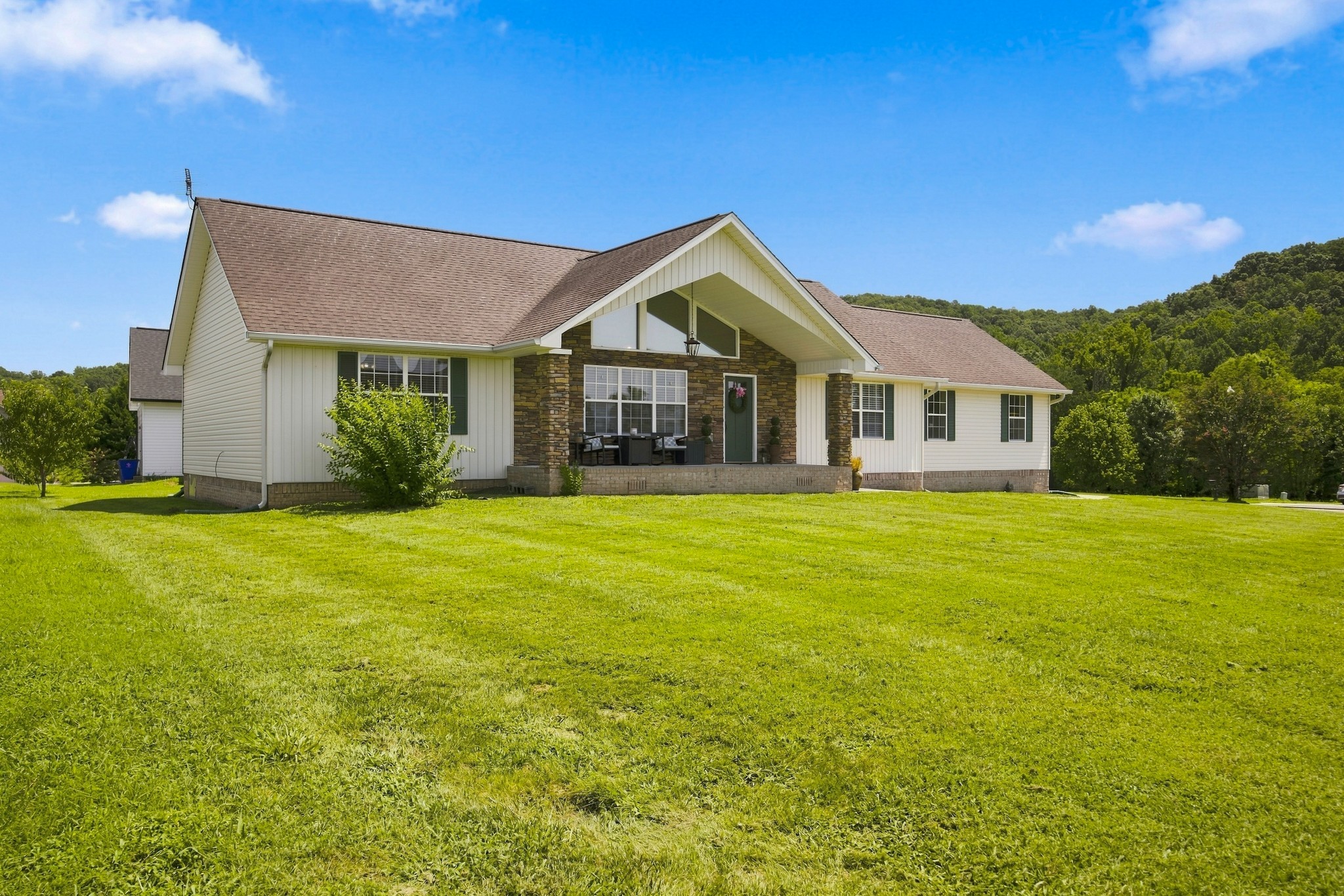 410 Thoroughbred Dr, Nw Property Photo 1