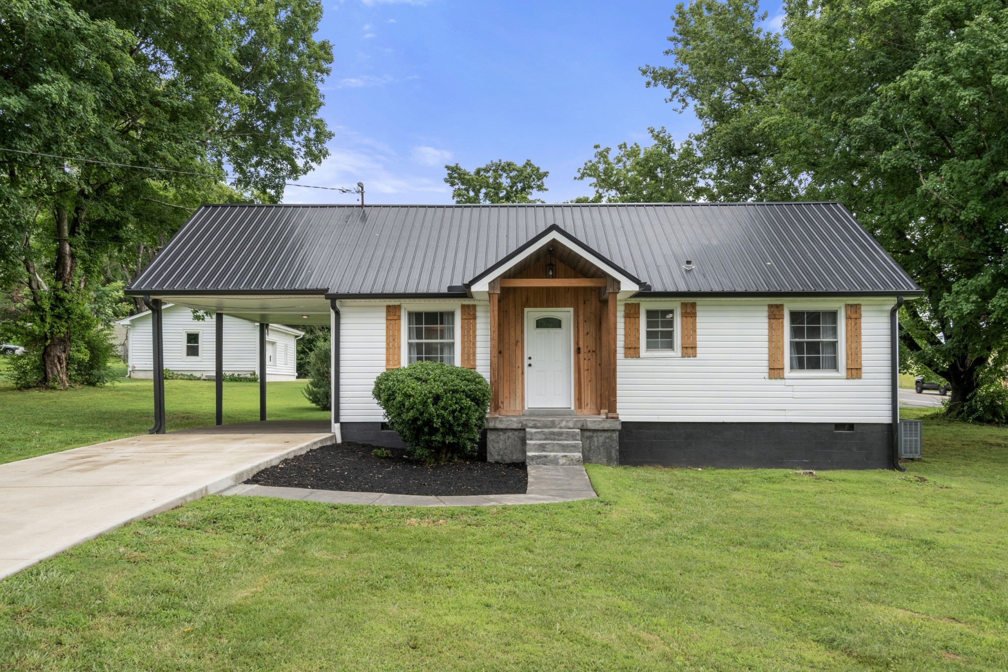 100 Brook Dr