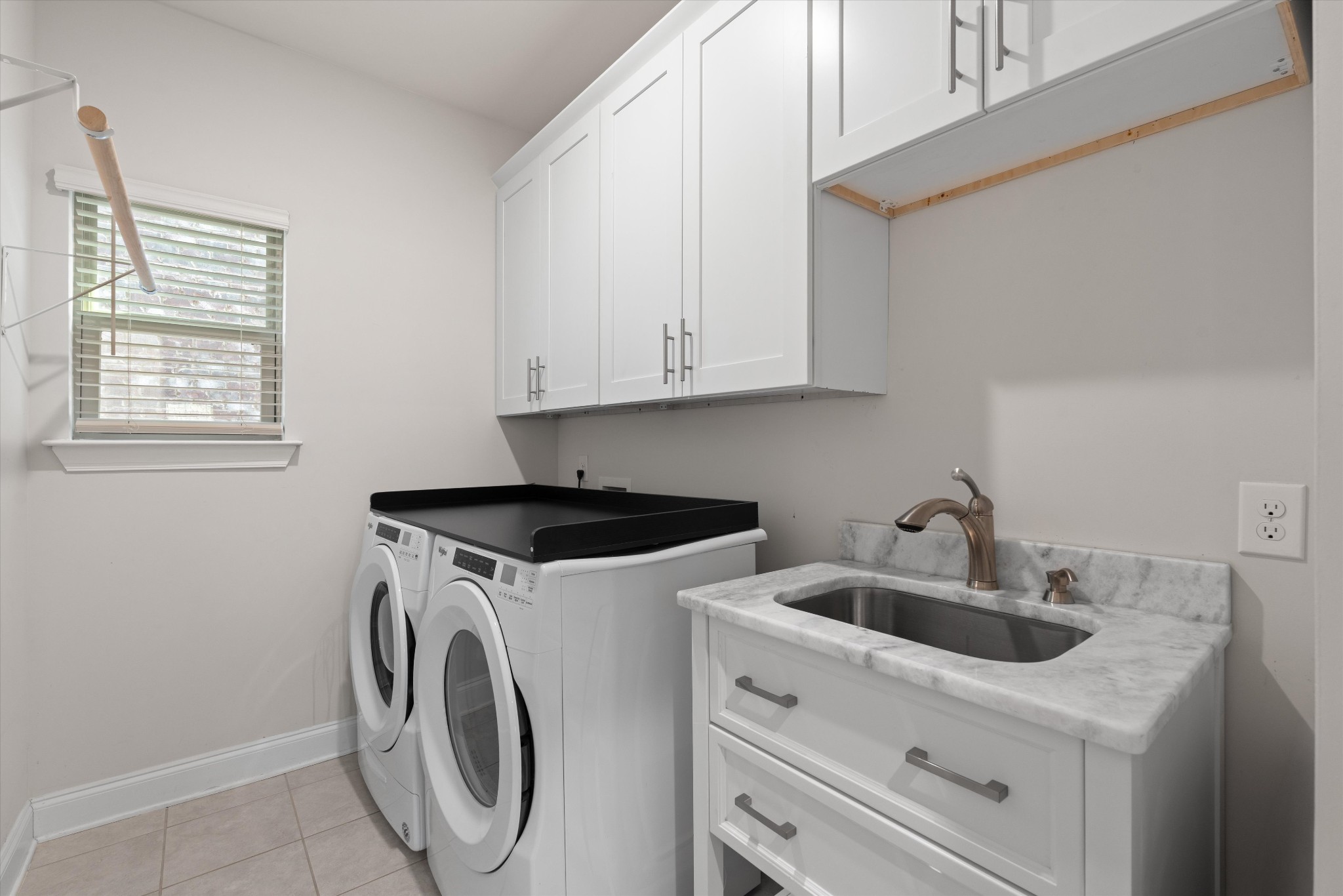 1685 Boardwalk Pl Property Photo 27