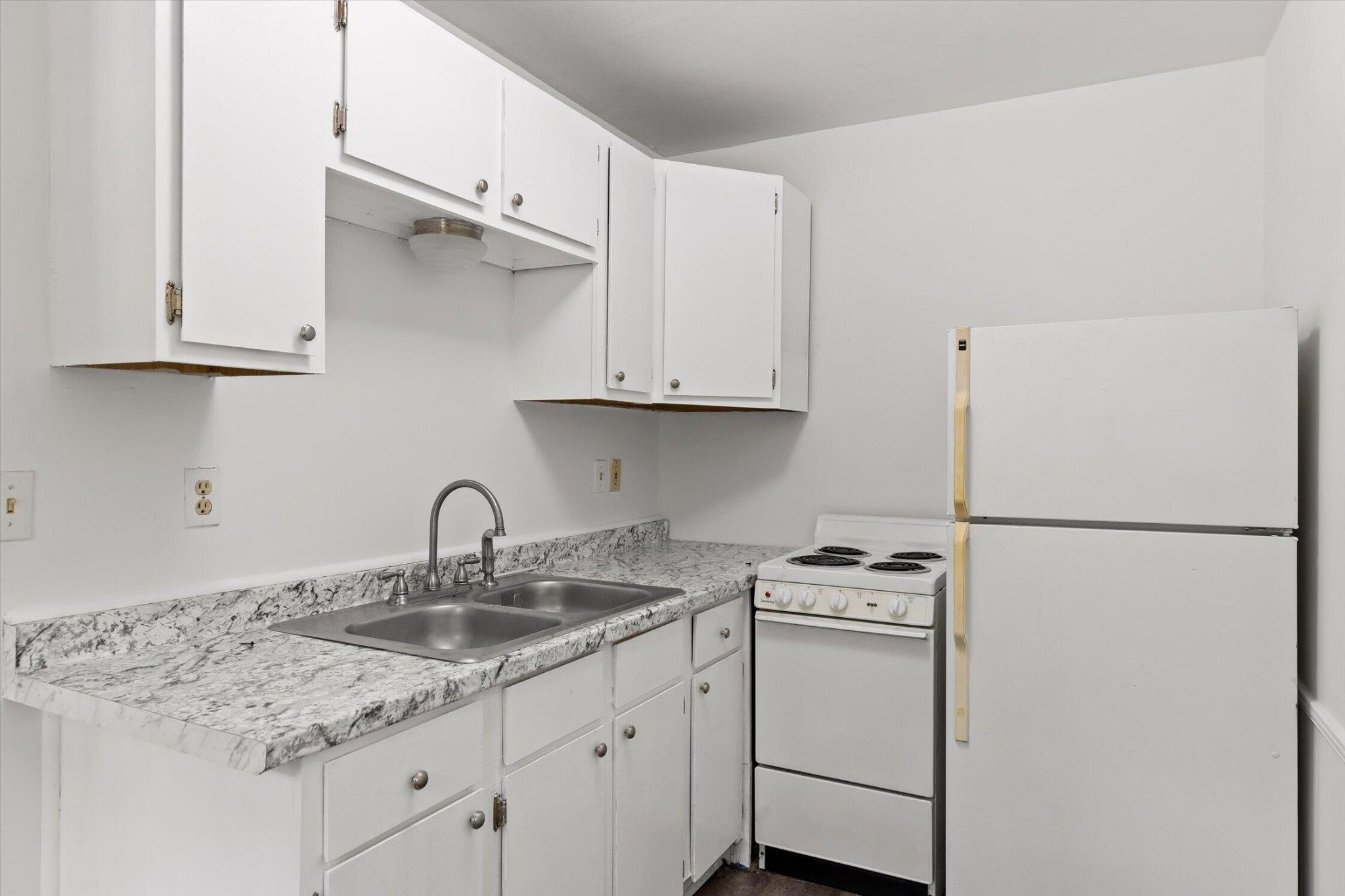 313 Mcbrien Road Property Photo 12