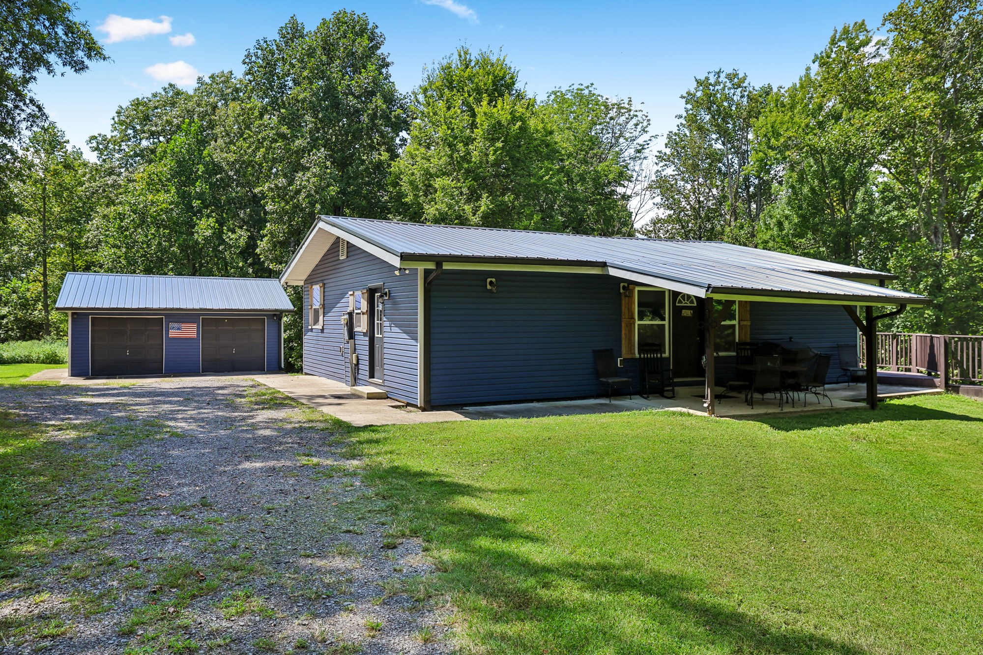 432 Parker Ln Property Photo 1