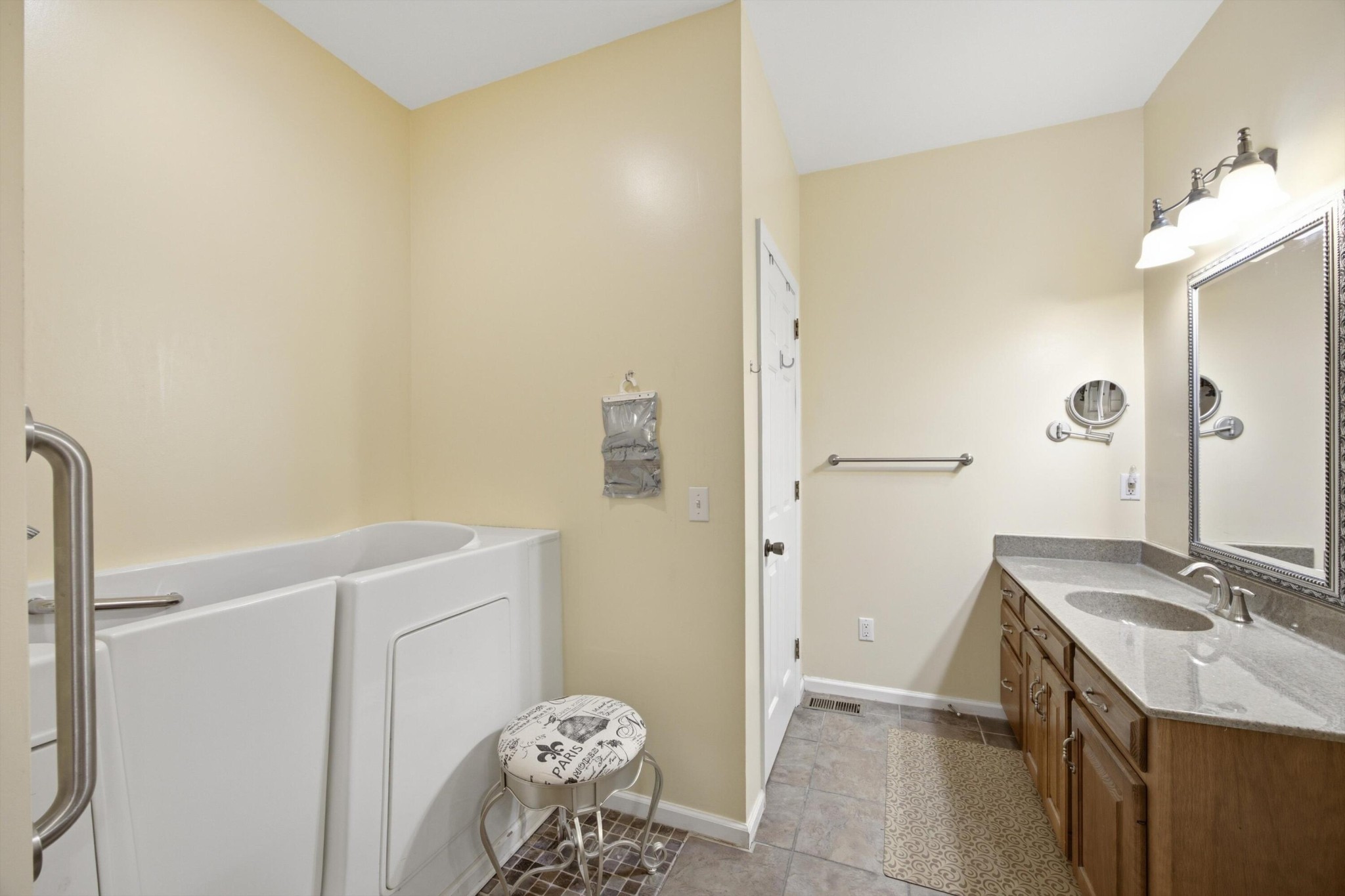 6714 Flagcrest Drive Property Photo 26