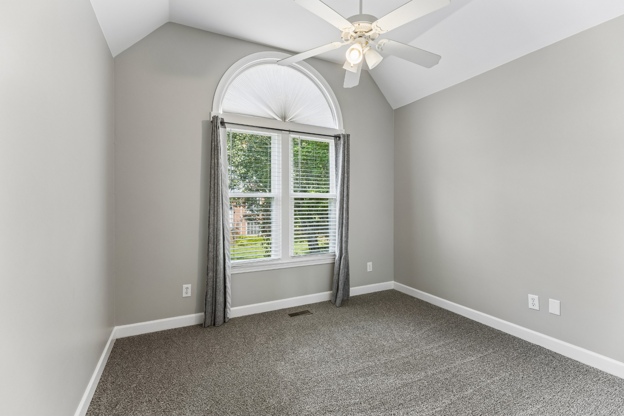 5301 Mast Pt Property Photo 33