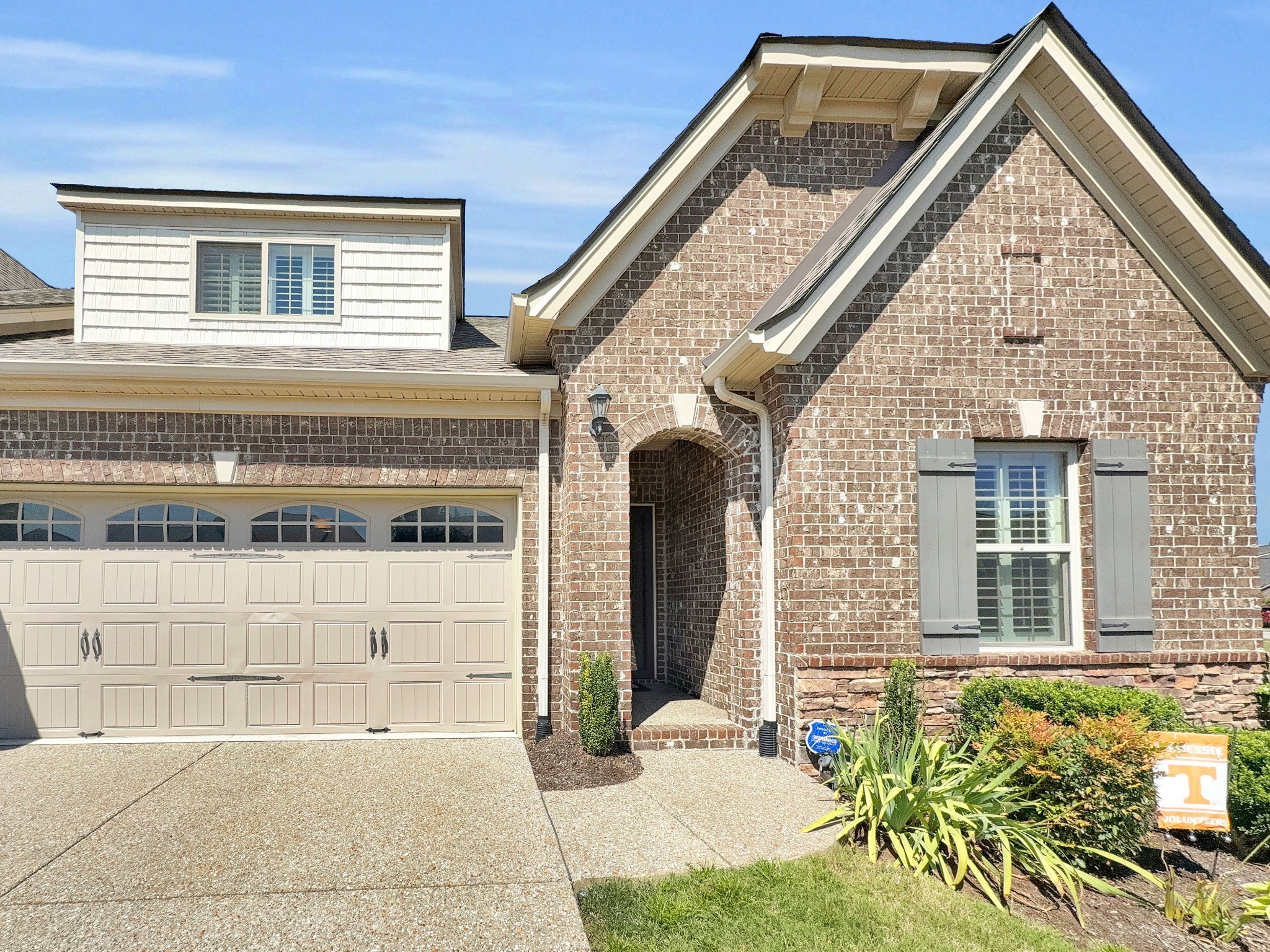 1397 Whispering Oaks Dr Property Photo 1