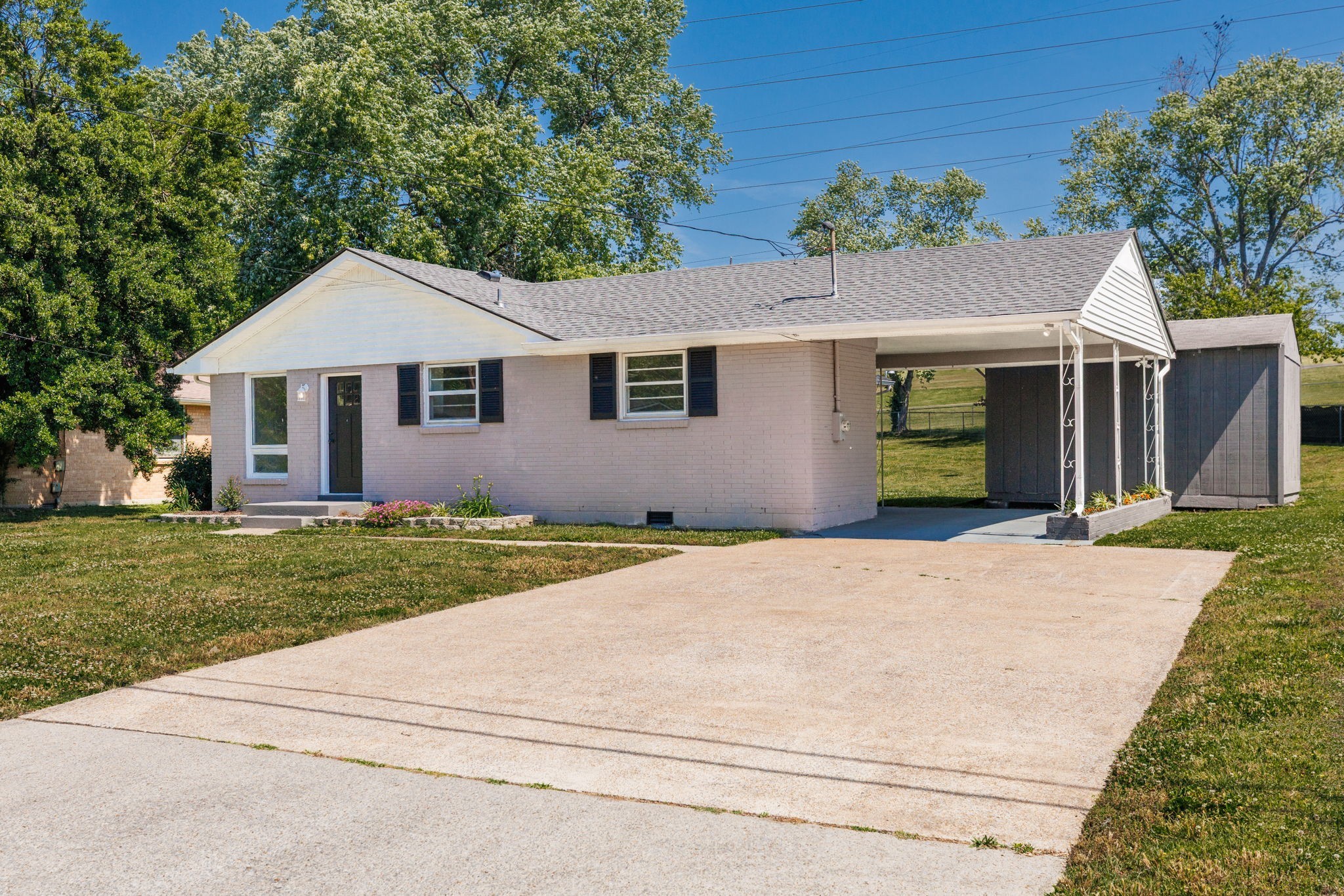 3228 Cloverwood Dr Property Photo 1