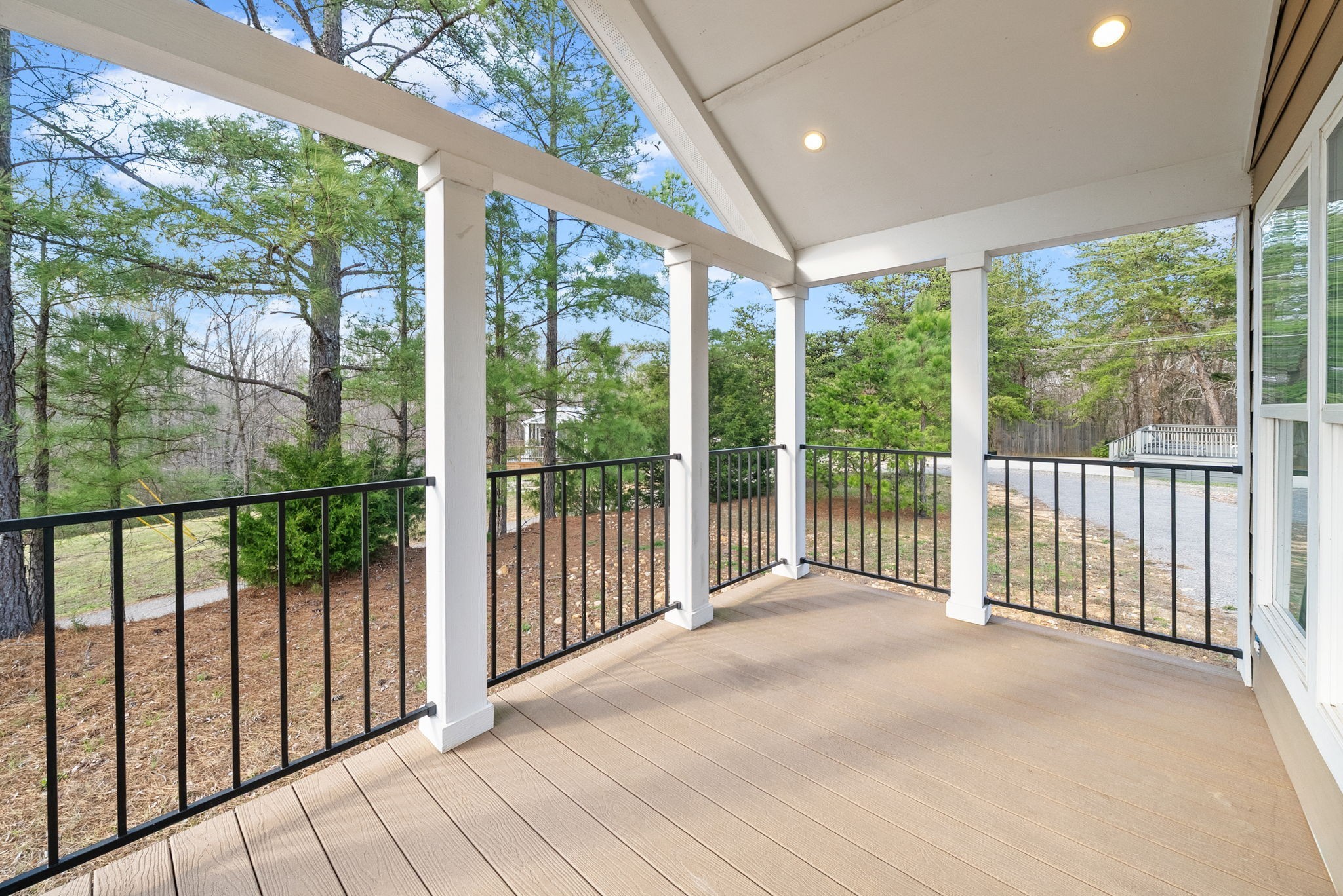 102 Thomas Rd Property Photo 28