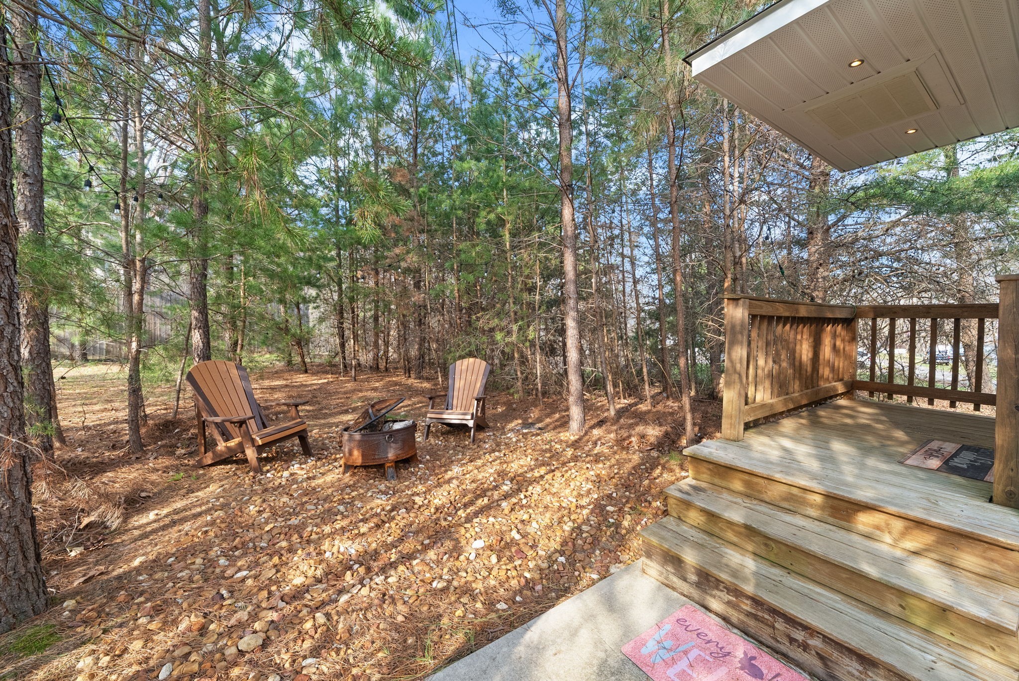 102 Thomas Rd Property Photo 32