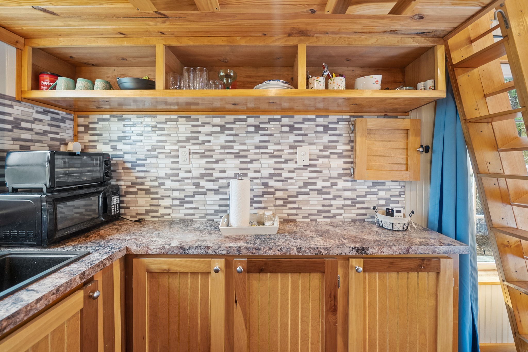 102 Thomas Rd Property Photo 41