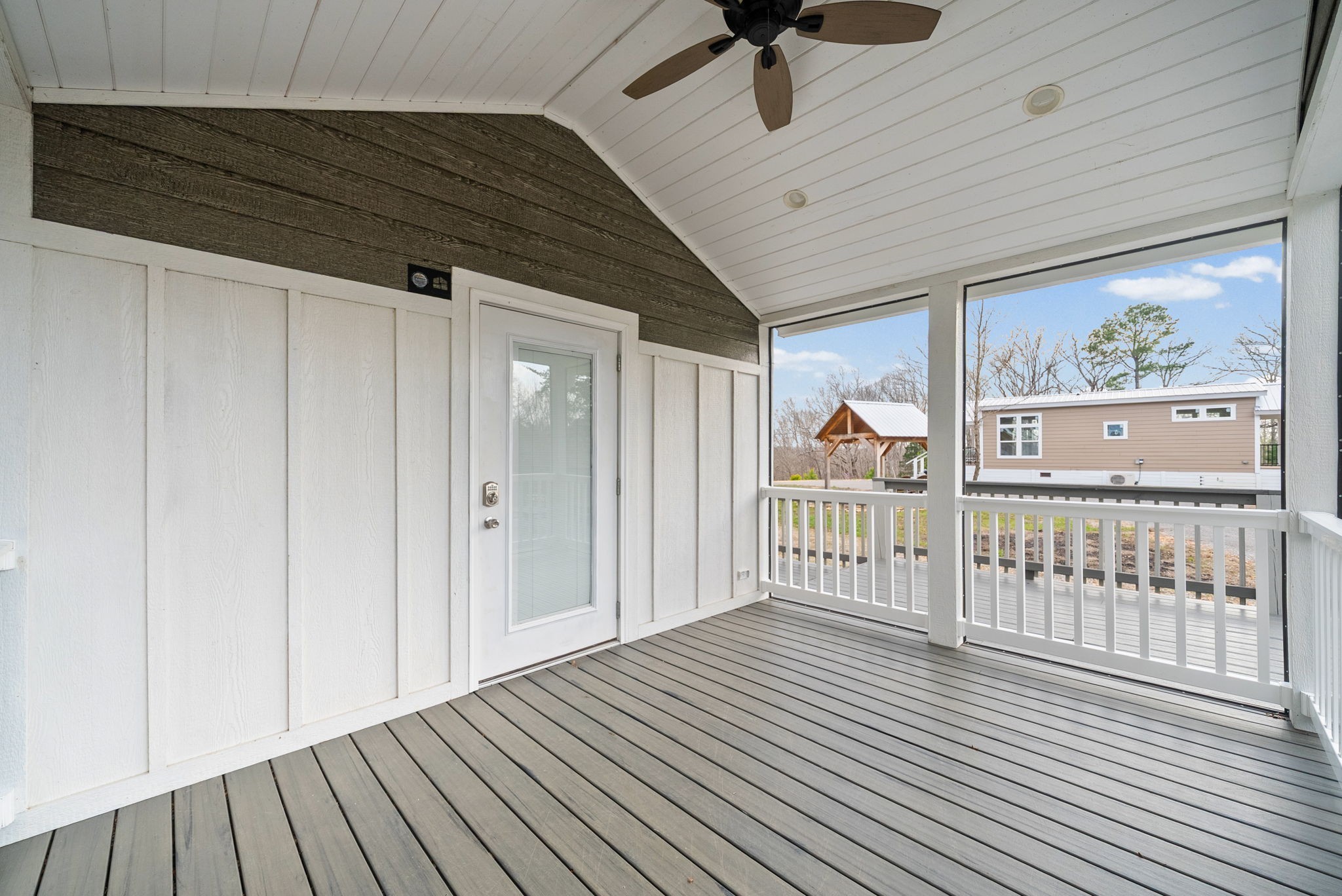 102 Thomas Rd Property Photo 52