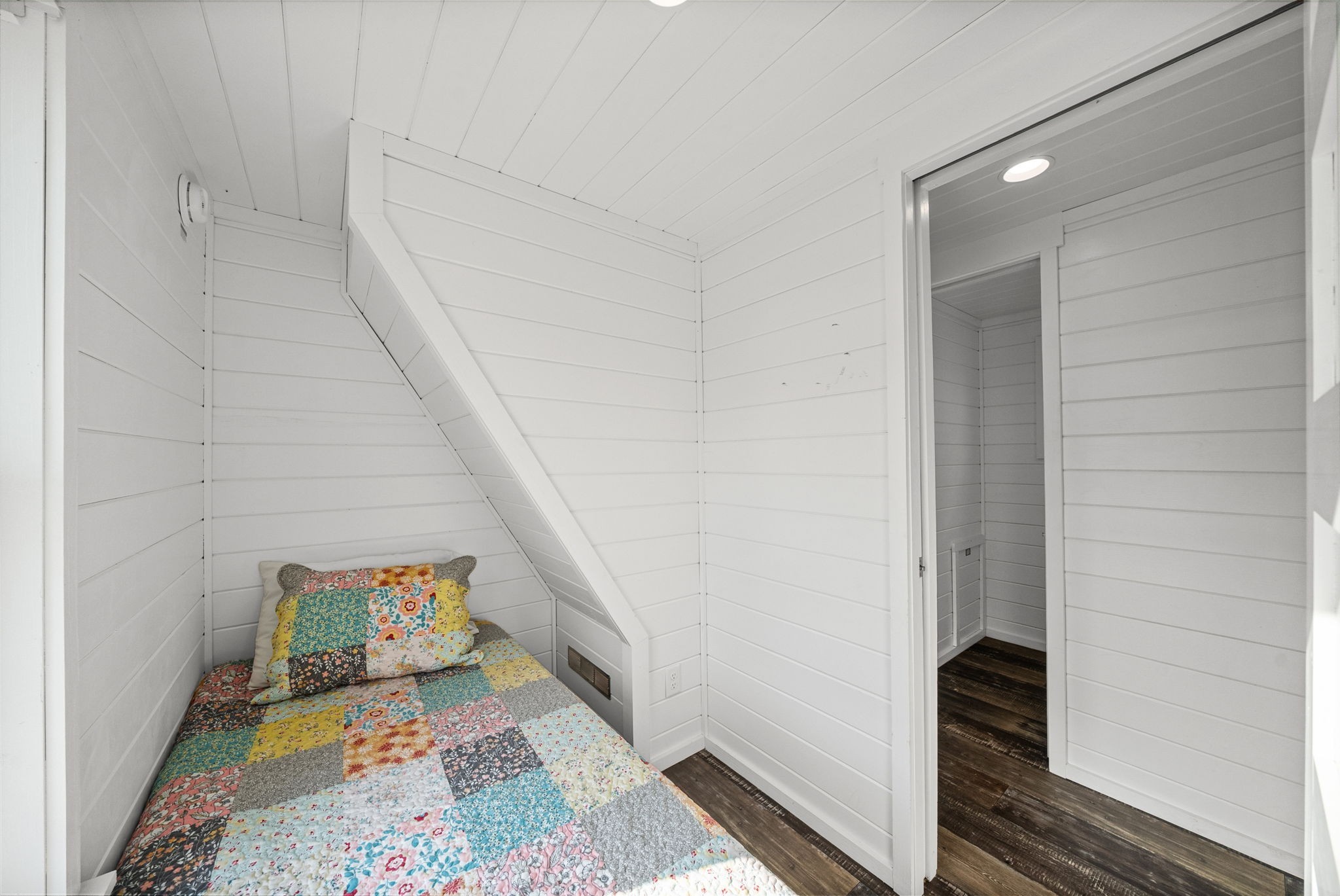 102 Thomas Rd Property Photo 62