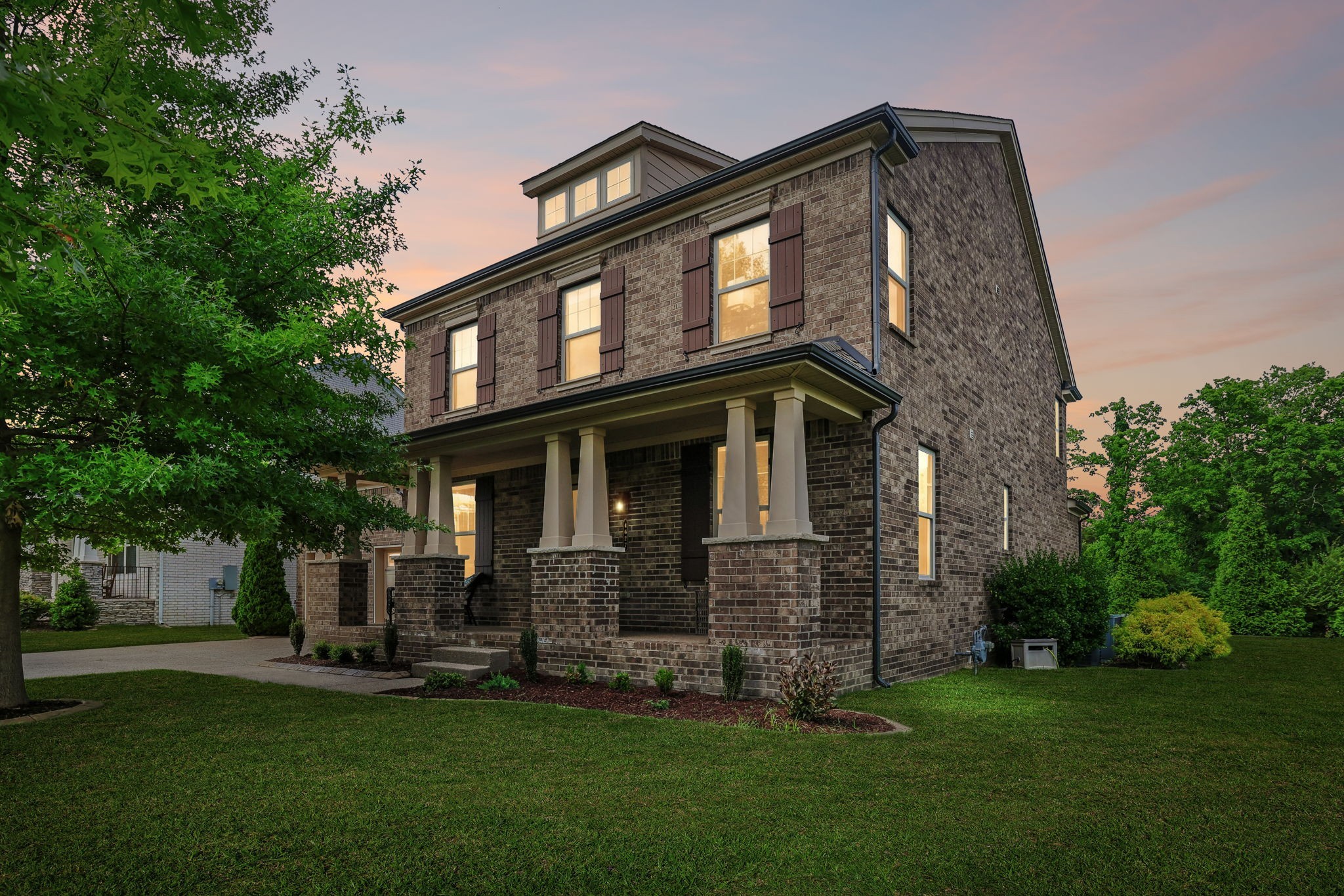 4627 Robin Ln