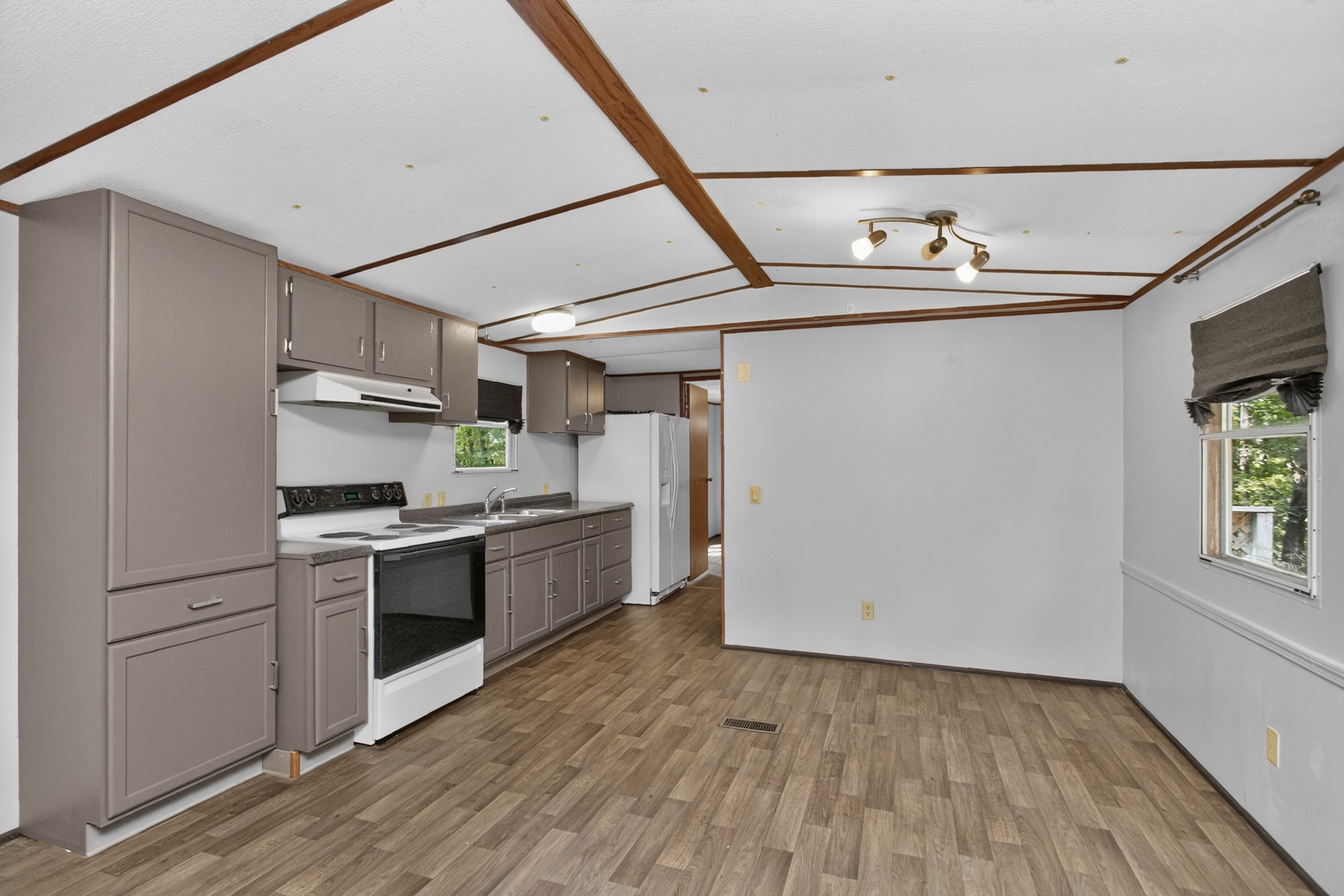 399 Turkey Rdg Property Photo 12