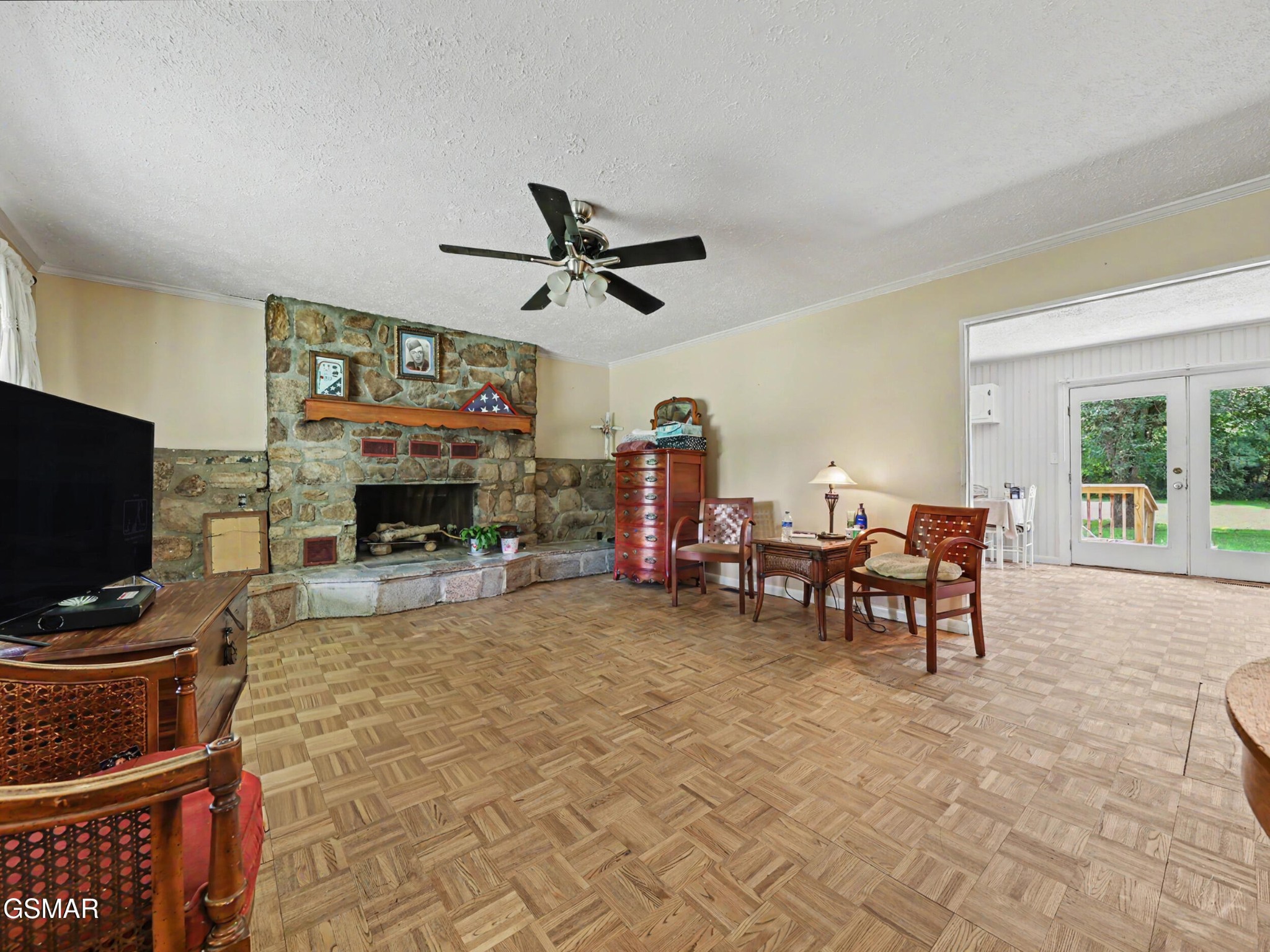 115 Dunn Way Property Photo 4
