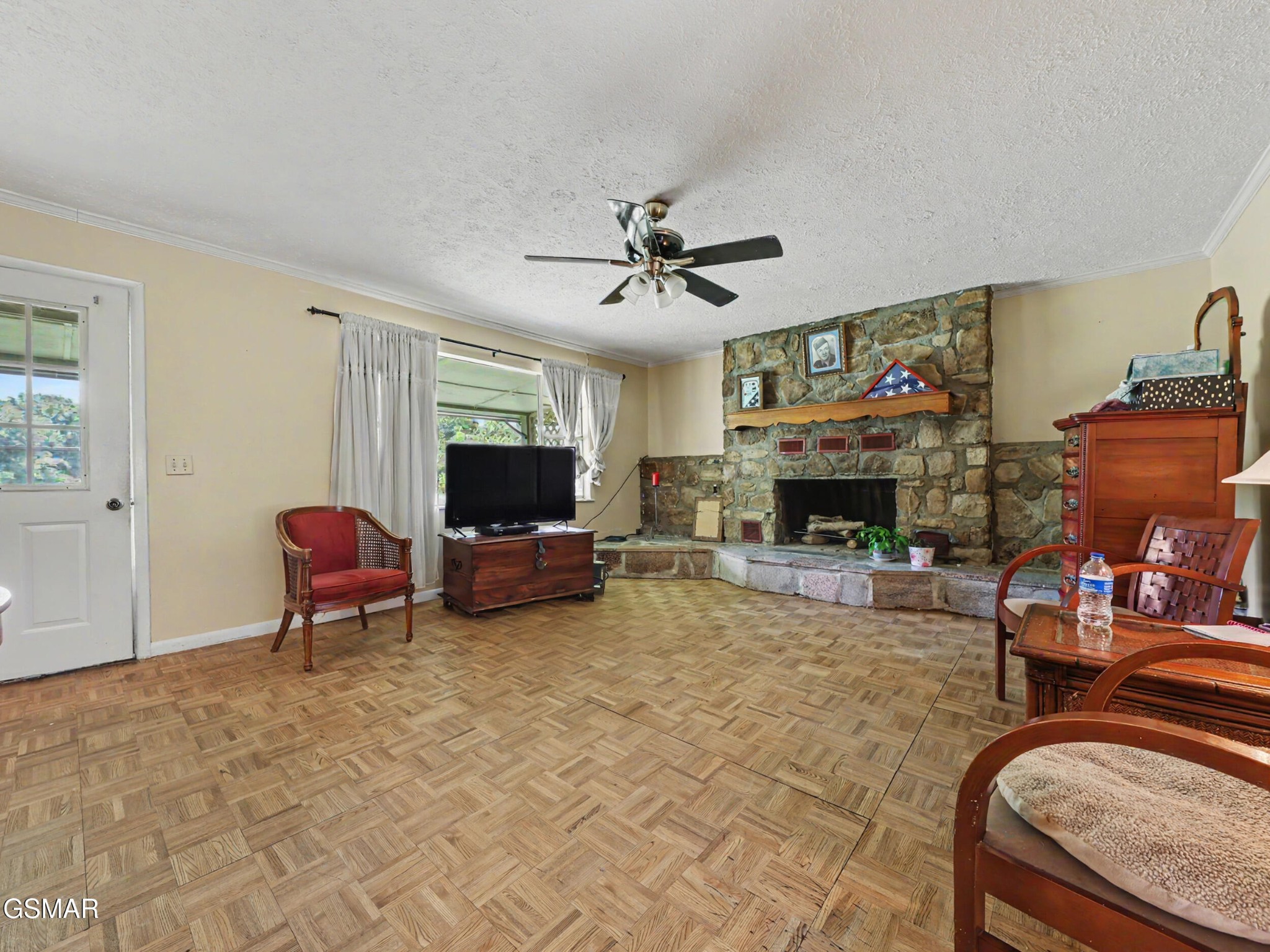 115 Dunn Way Property Photo 5