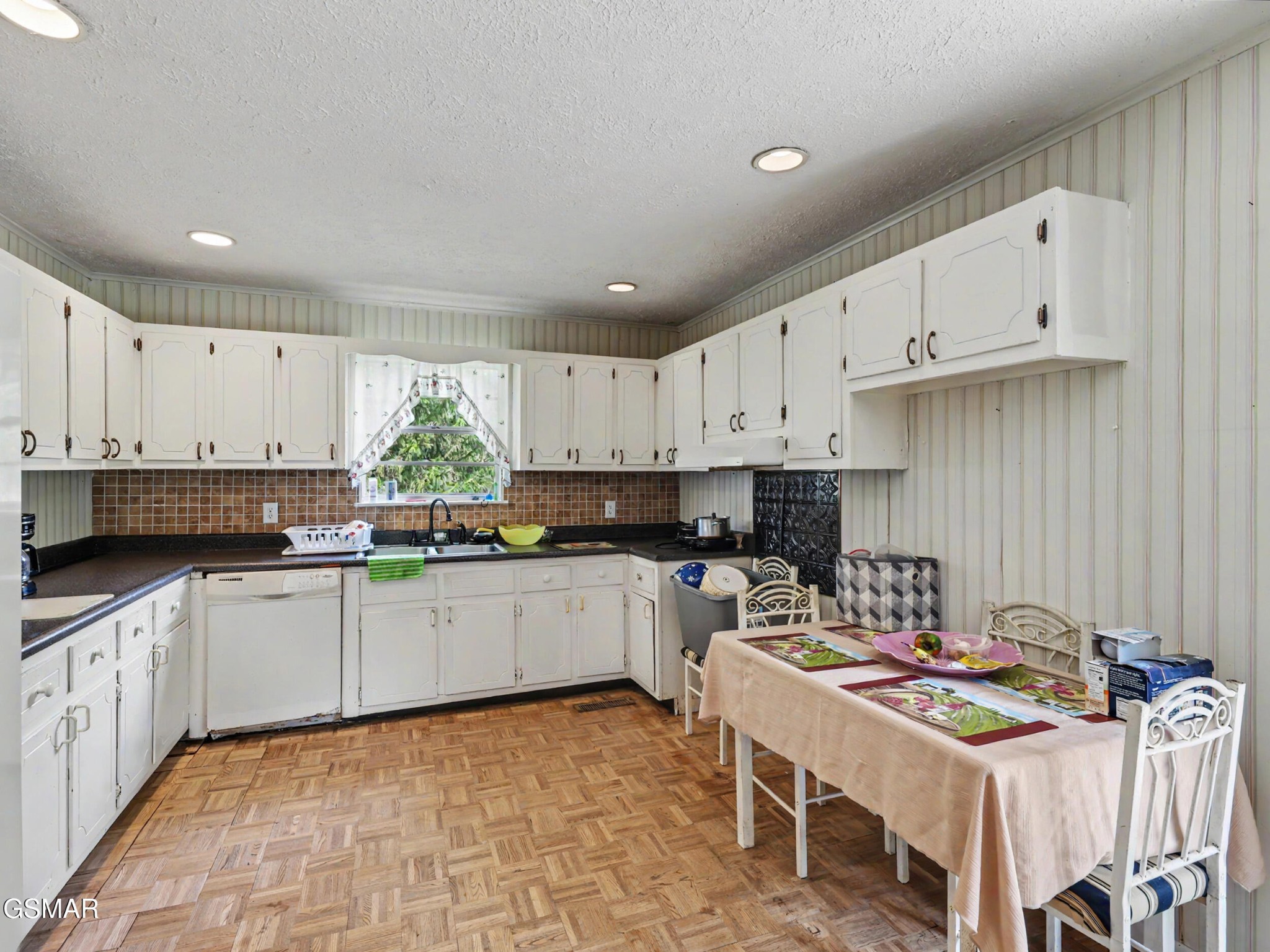 115 Dunn Way Property Photo 8