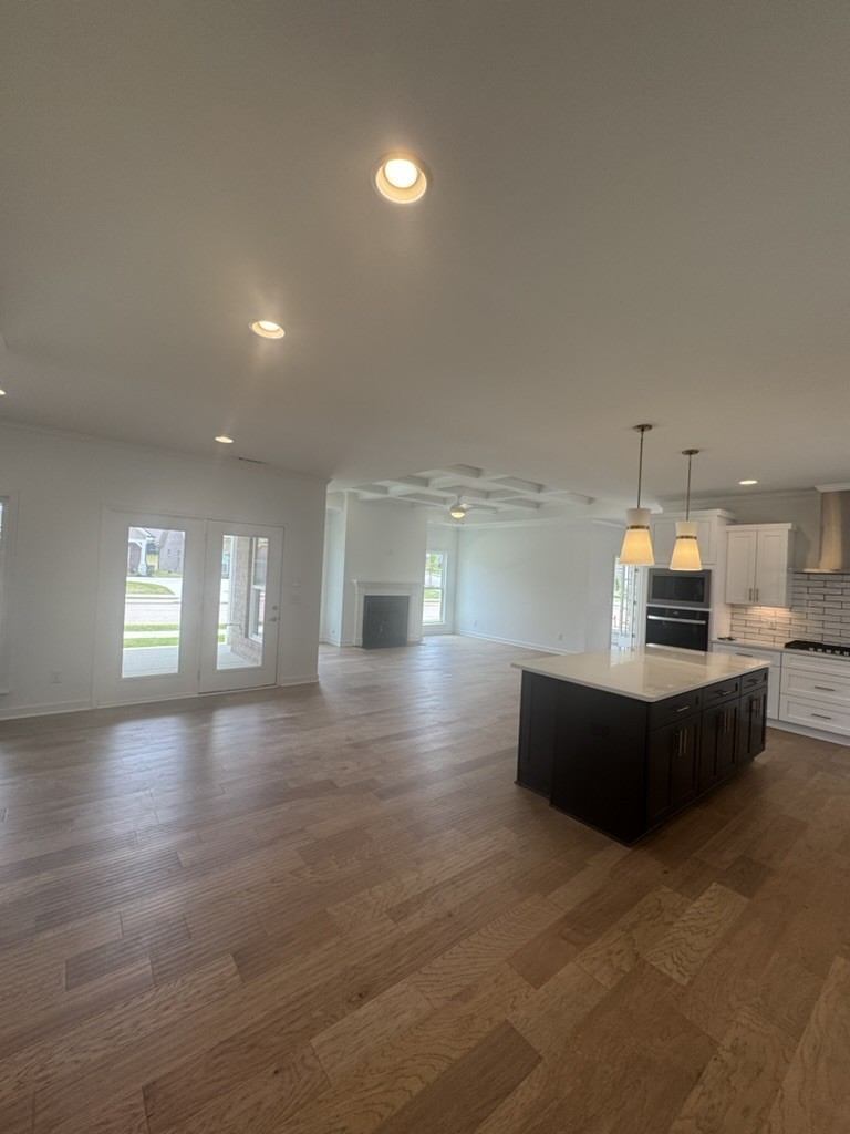 6193 Parkhaven Blvd Property Photo 6