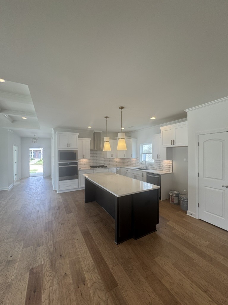 6193 Parkhaven Blvd Property Photo 7