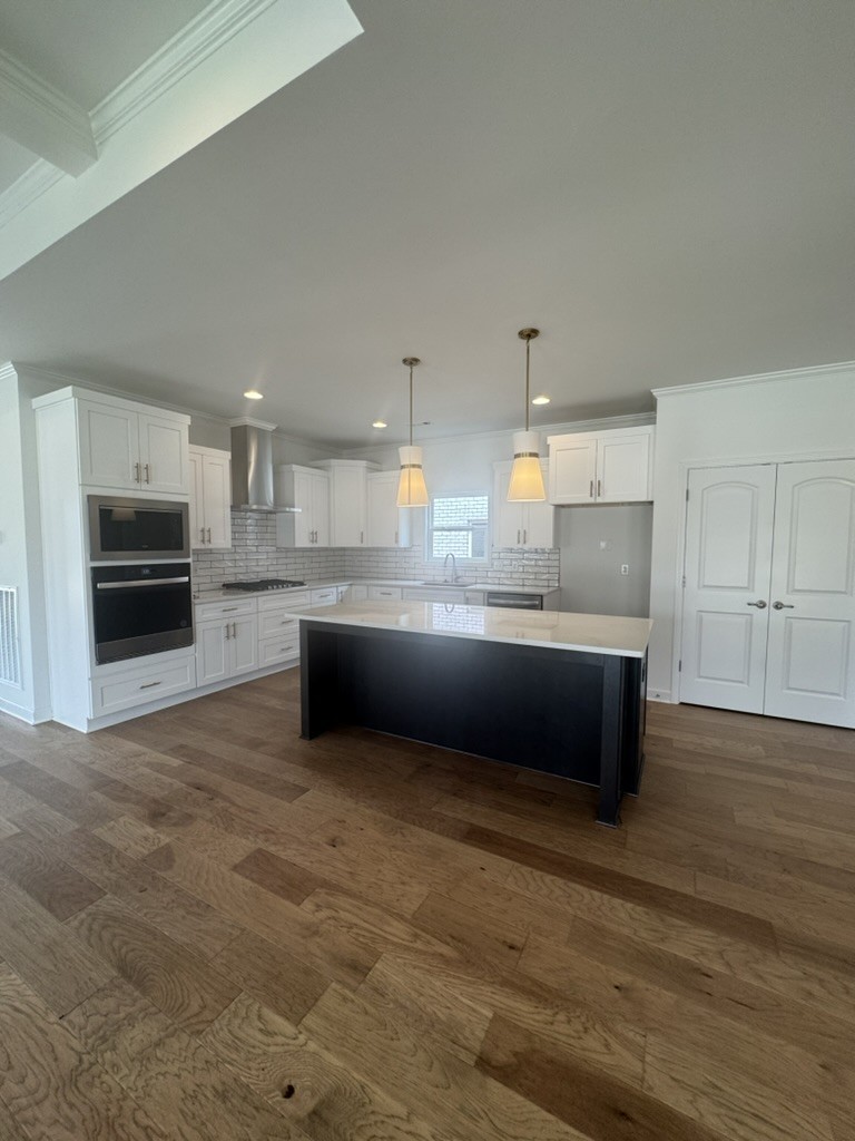 6193 Parkhaven Blvd Property Photo 9