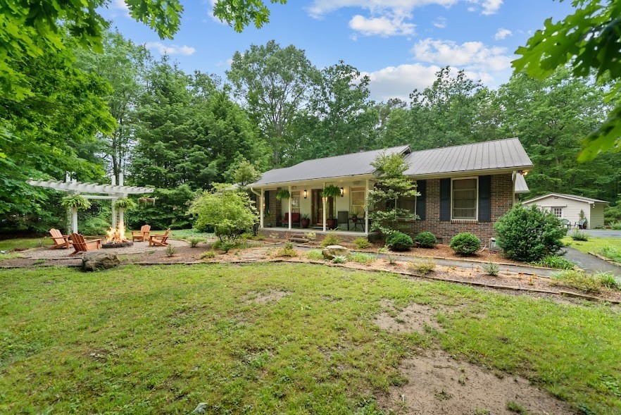 1320 Laurel Way Property Photo 1