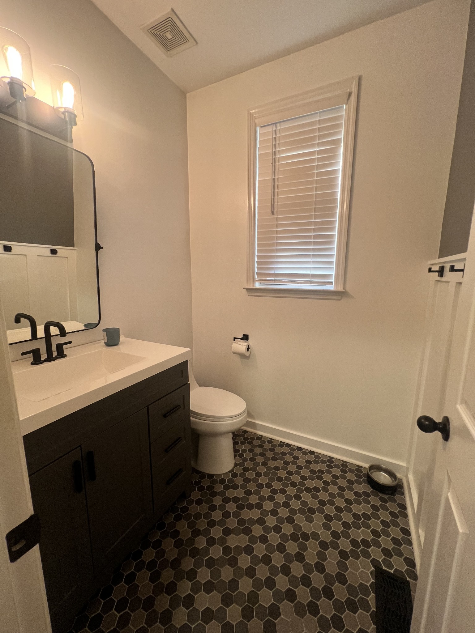 1081 Avery Trace Cir Property Photo 26
