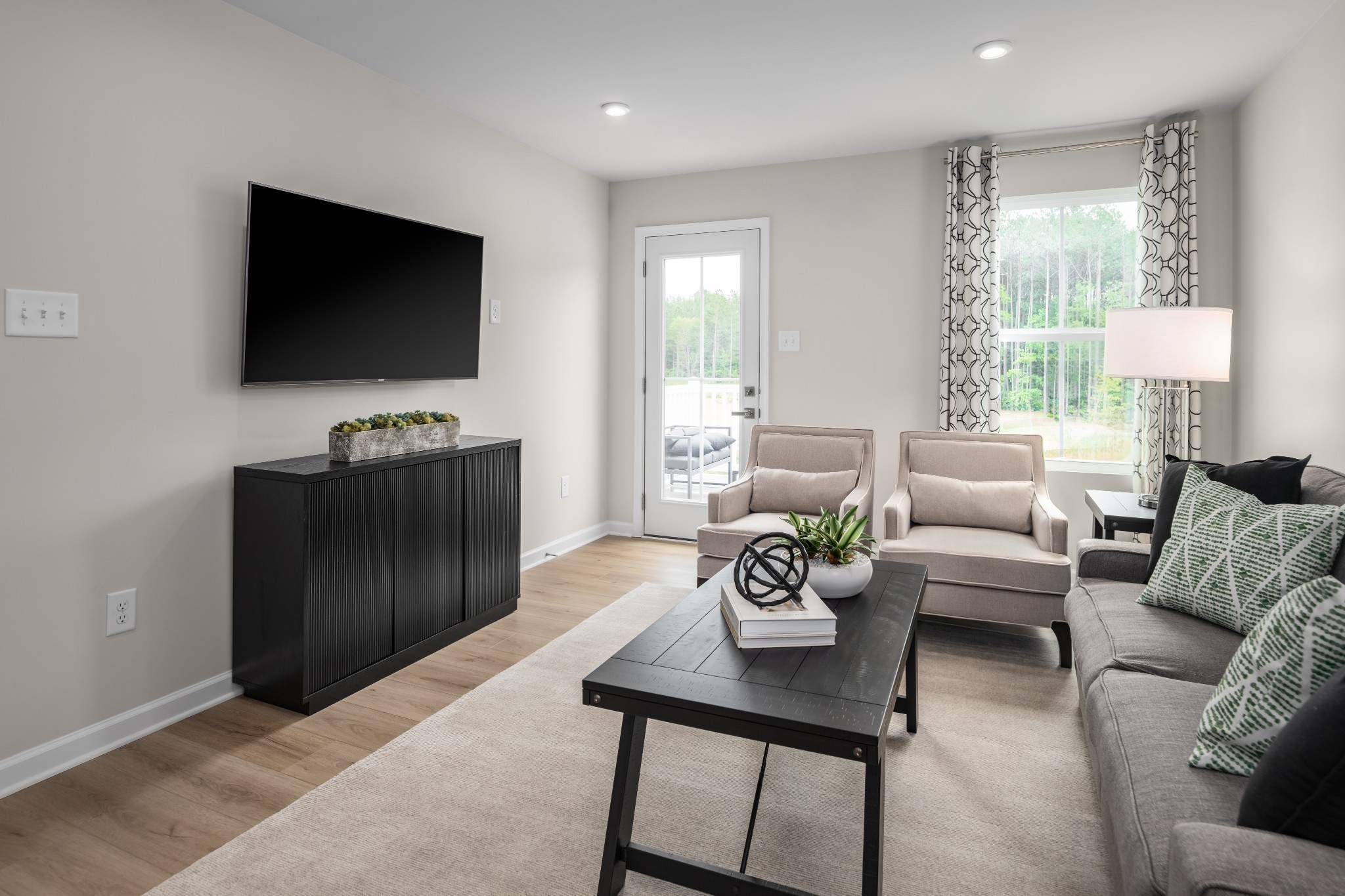 1040 Biscayne Street Property Photo 2