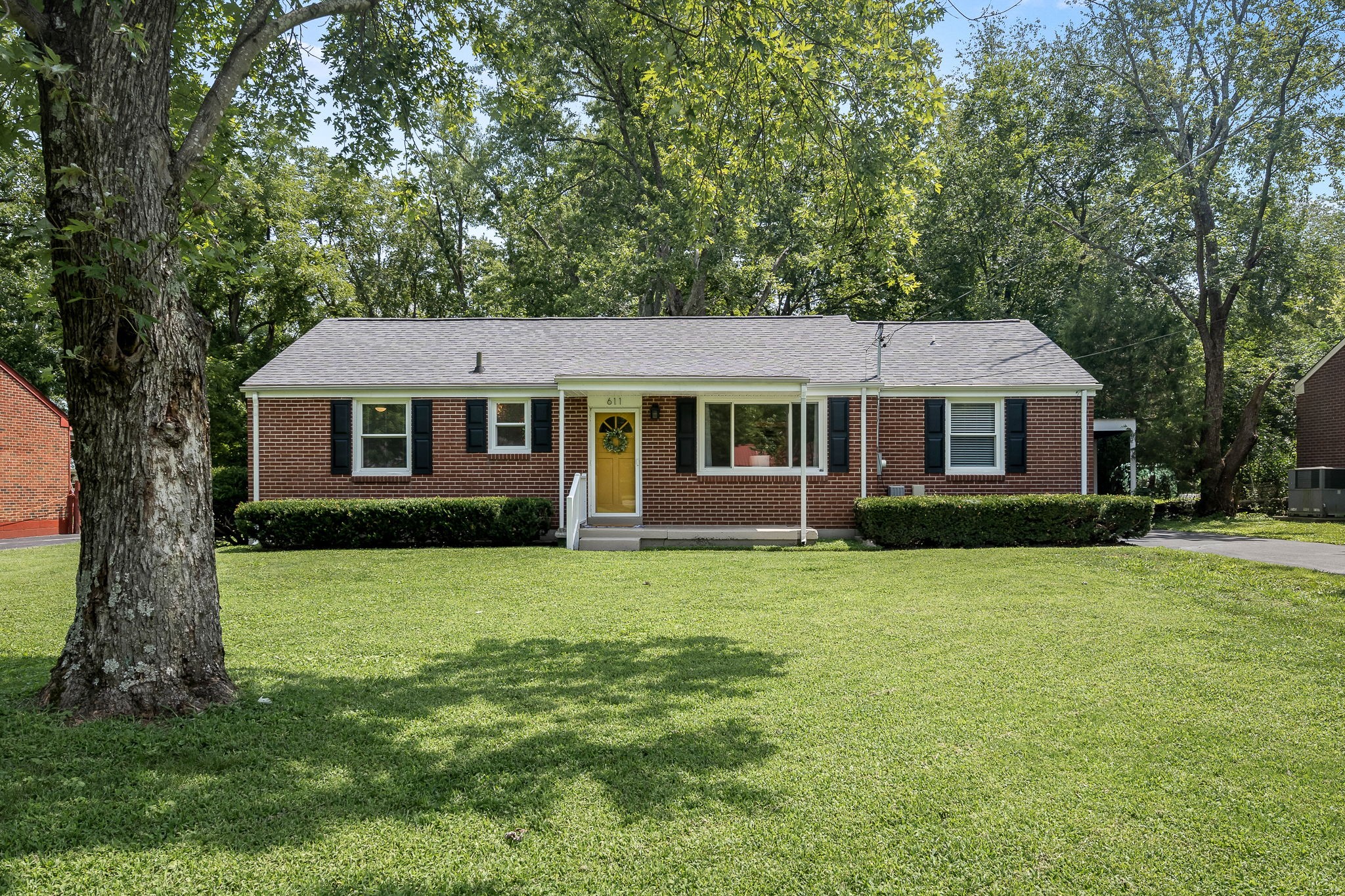 611 Thrush Pl Property Photo 1