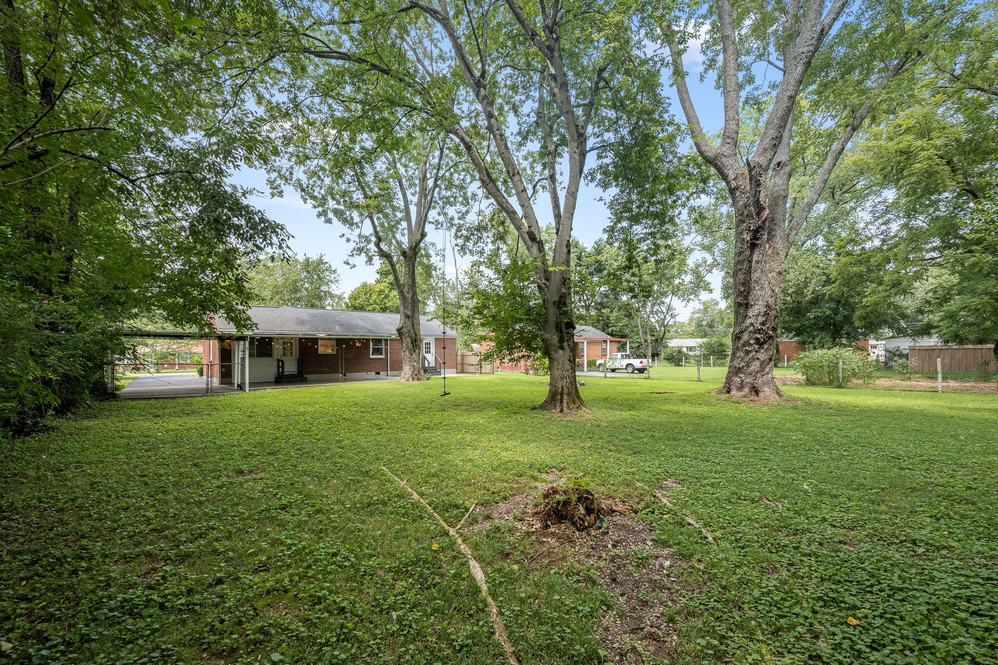 611 Thrush Pl Property Photo 29