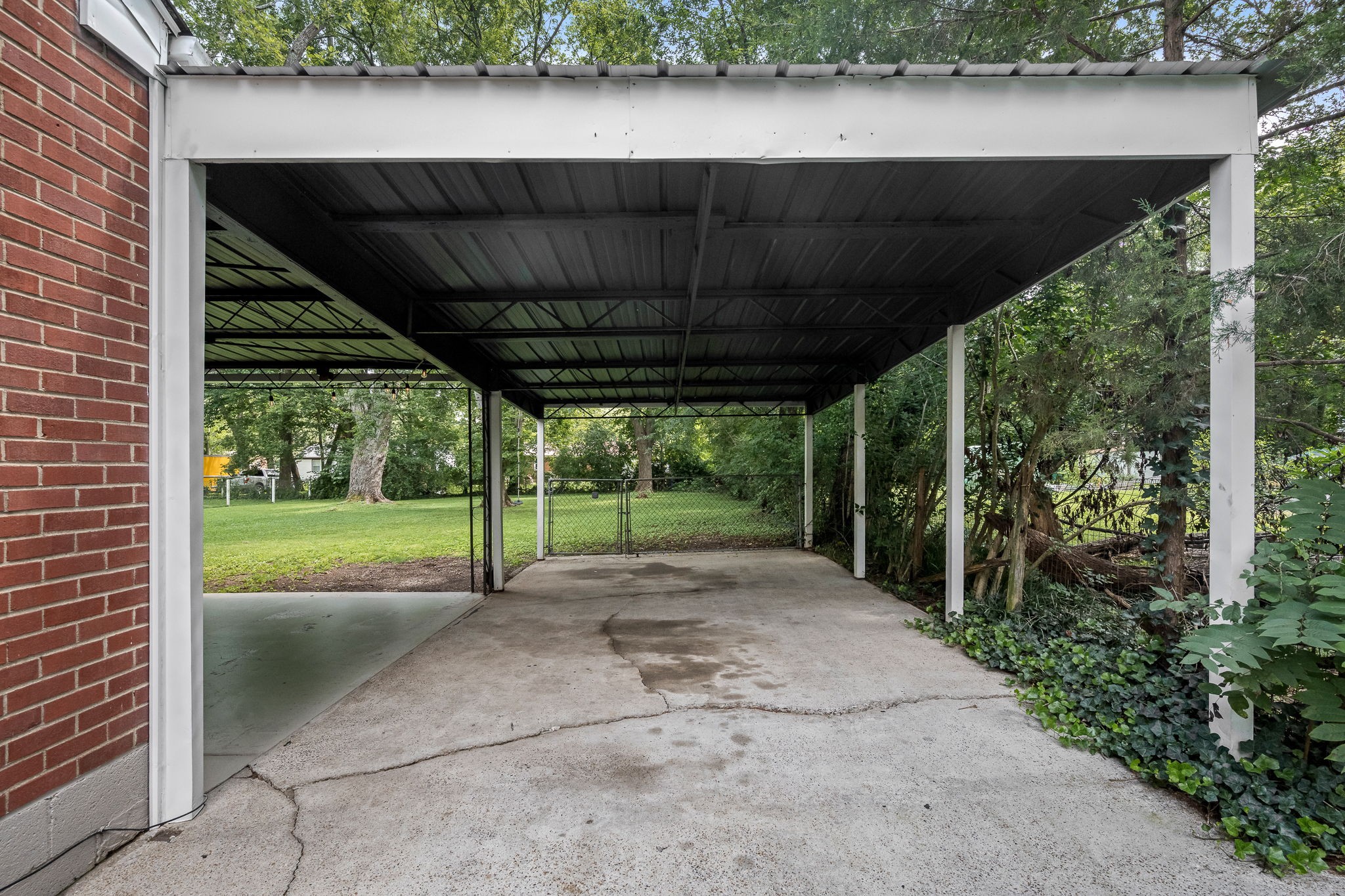 611 Thrush Pl Property Photo 31