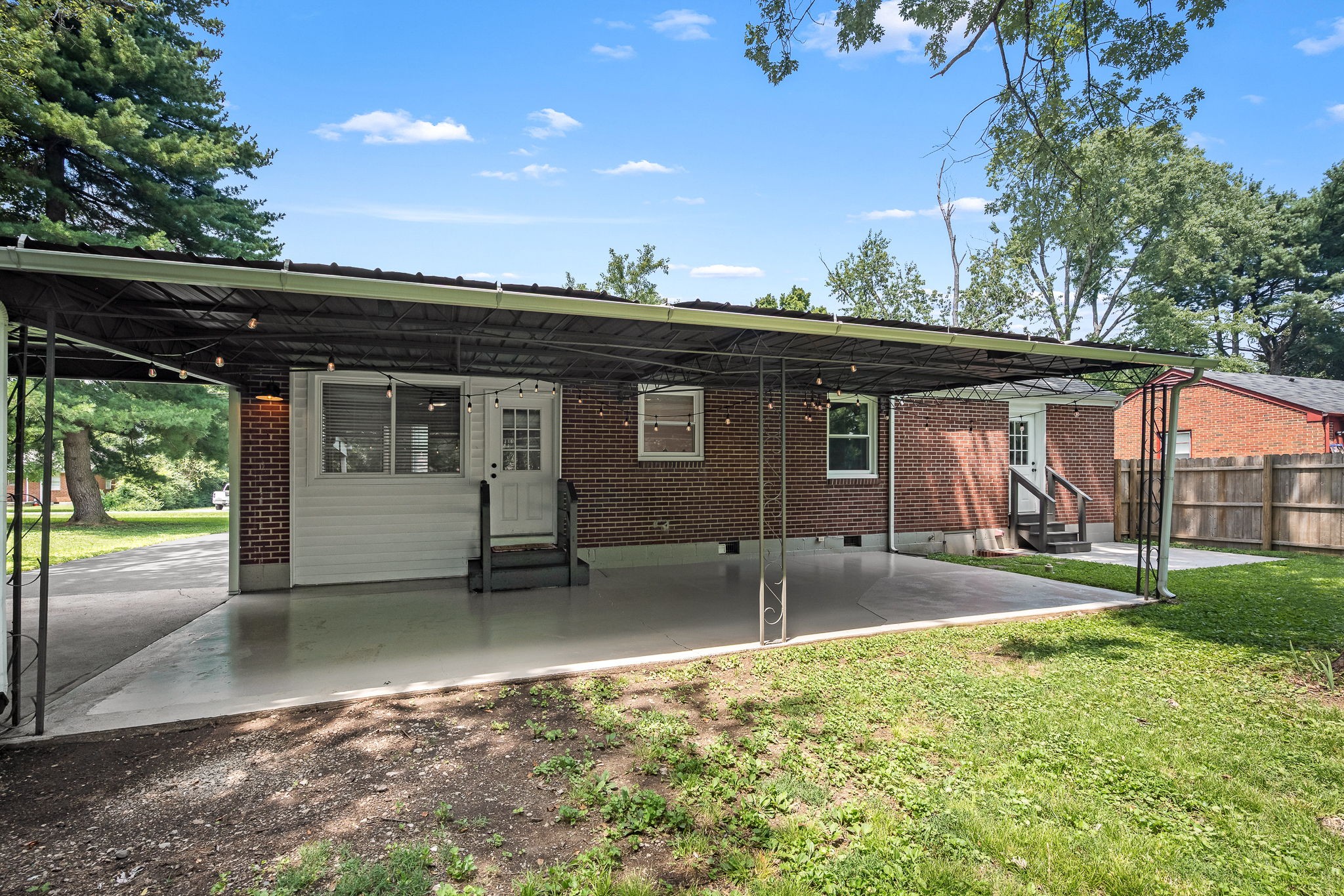 611 Thrush Pl Property Photo 32
