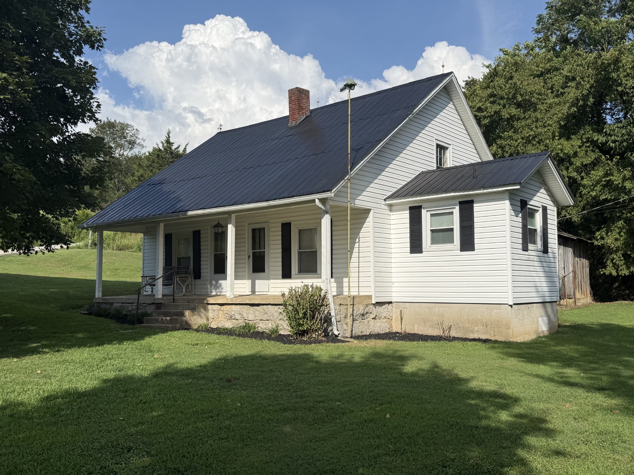 328 Young Branch Rd Property Photo 1