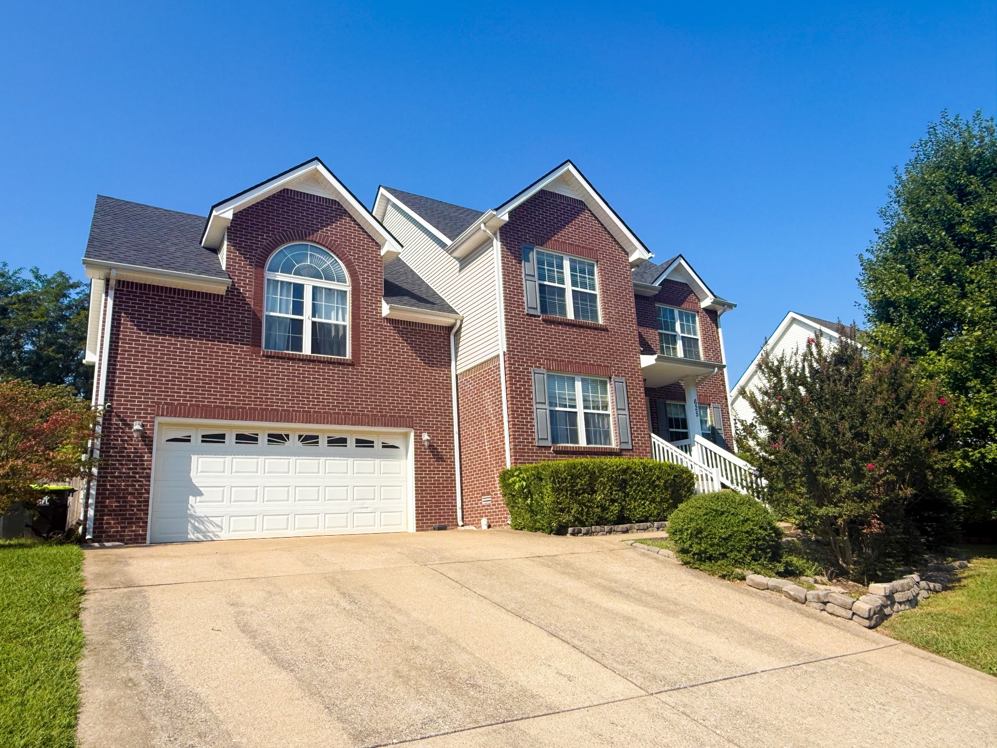 625 Winding Bluff Way Property Photo 1