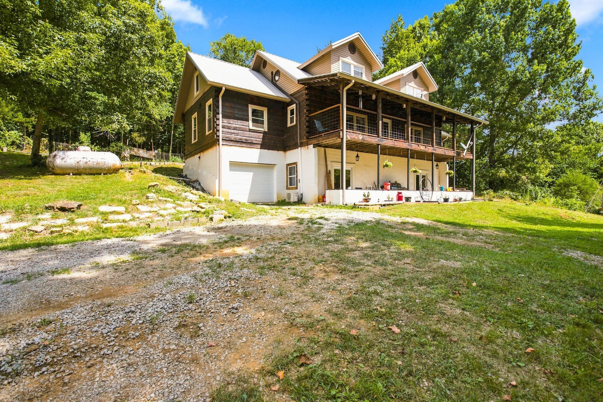 2339 Talley Rd Property Photo 1