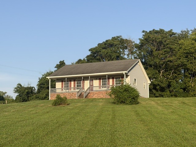 2016 Ridgecrest Cir Property Photo 1