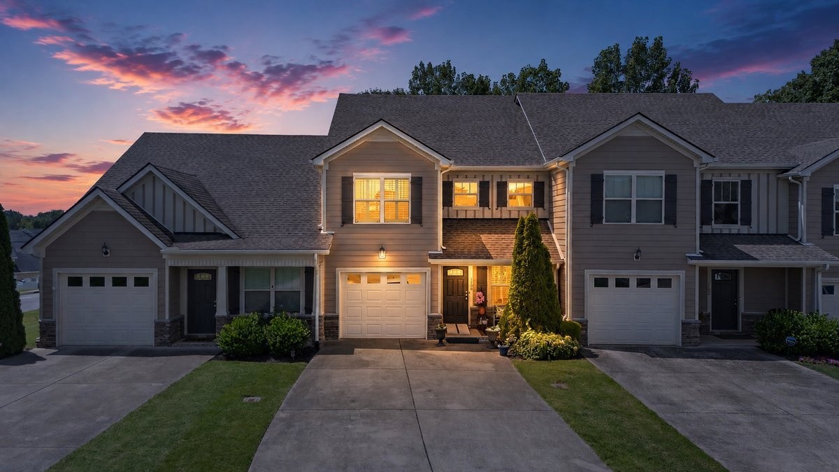 1104 Neeleys Bnd Property Photo 2