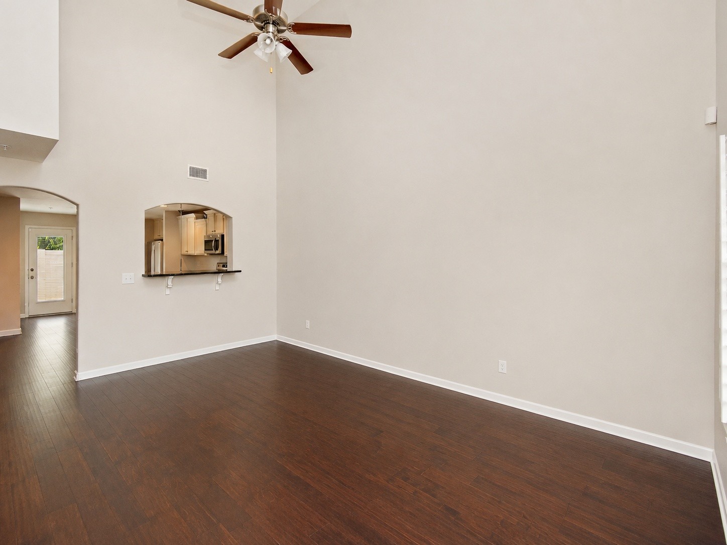 1104 Neeleys Bnd Property Photo 4