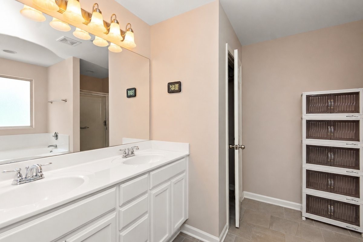 1104 Neeleys Bnd Property Photo 12