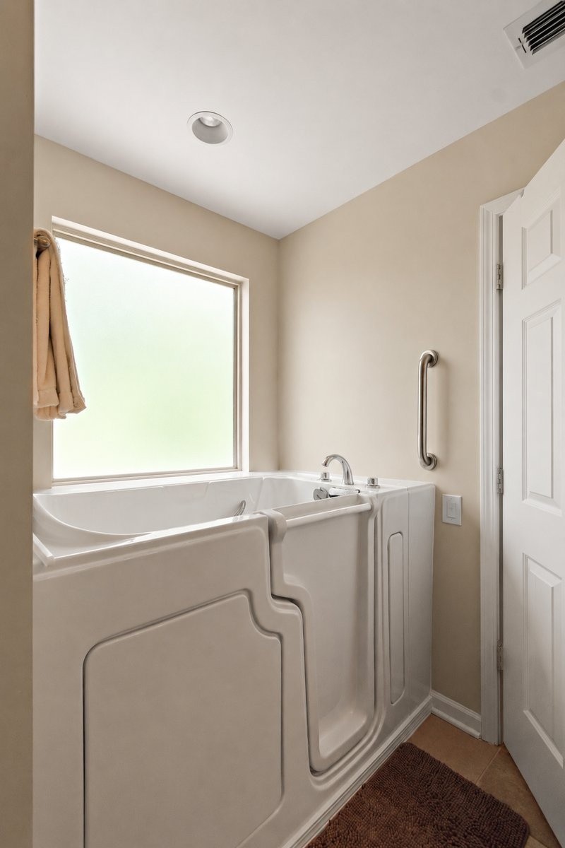 1104 Neeleys Bnd Property Photo 13
