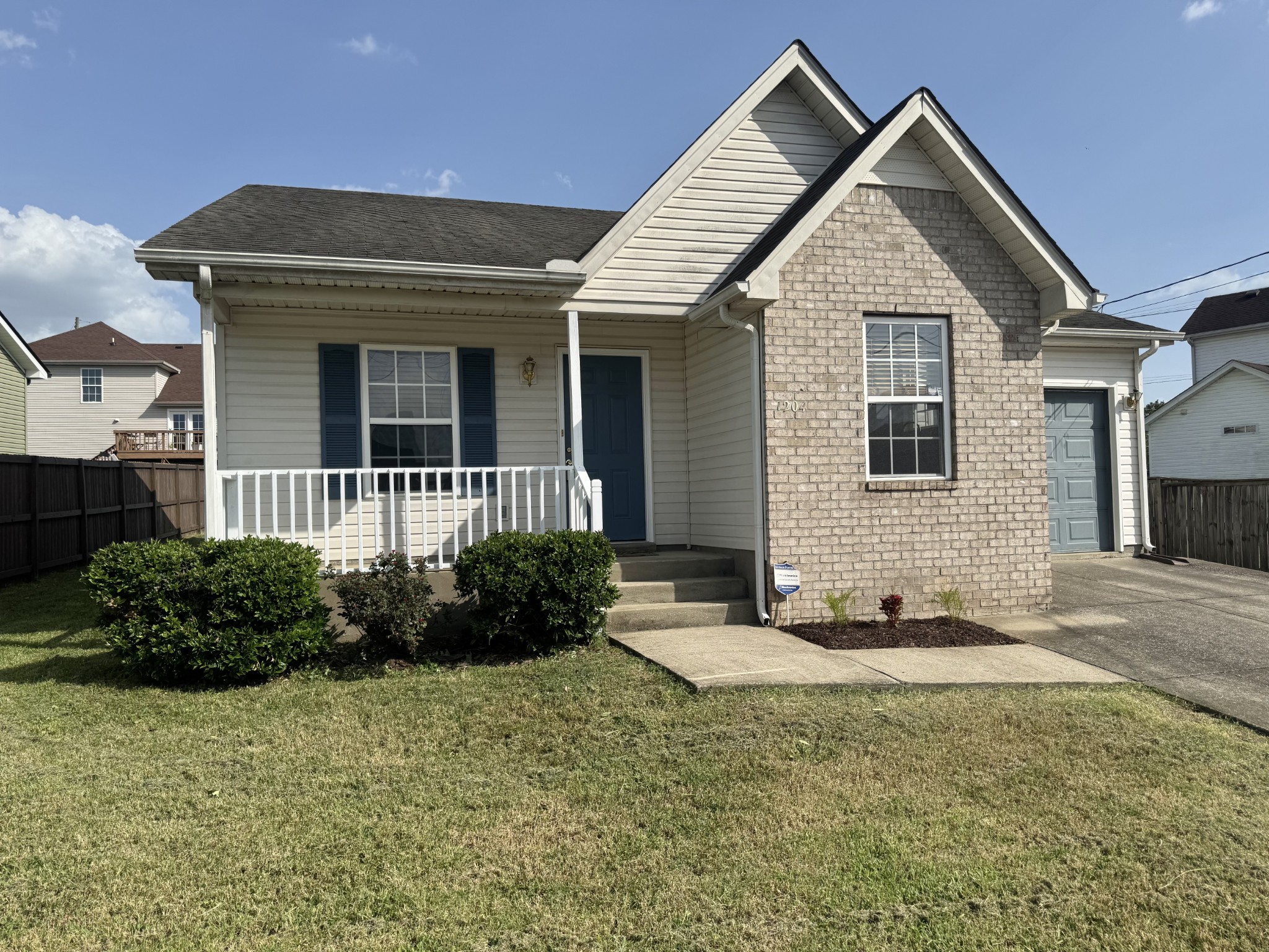 1204 Lakewalk Dr Property Photo 1