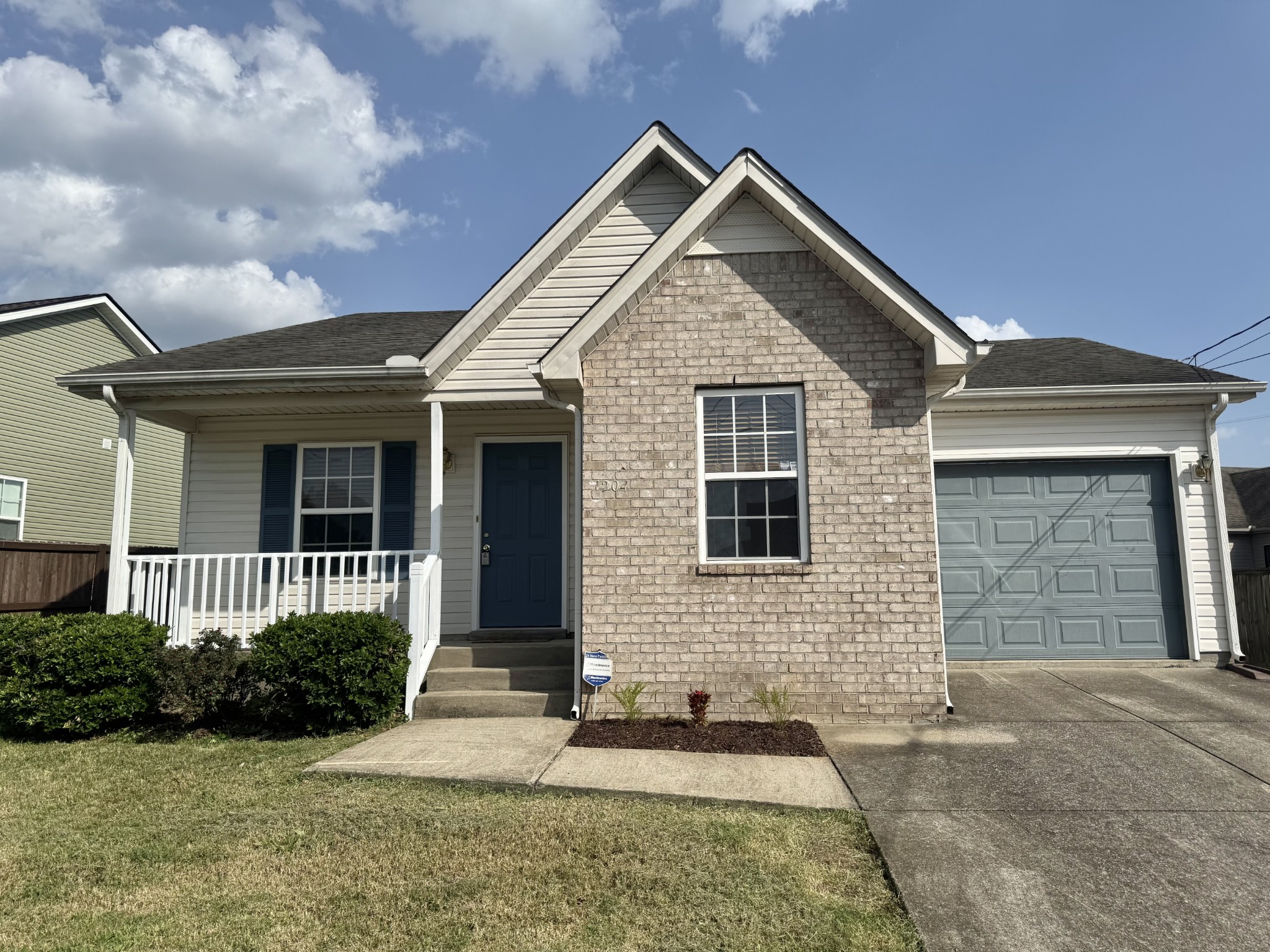 1204 Lakewalk Dr Property Photo 2