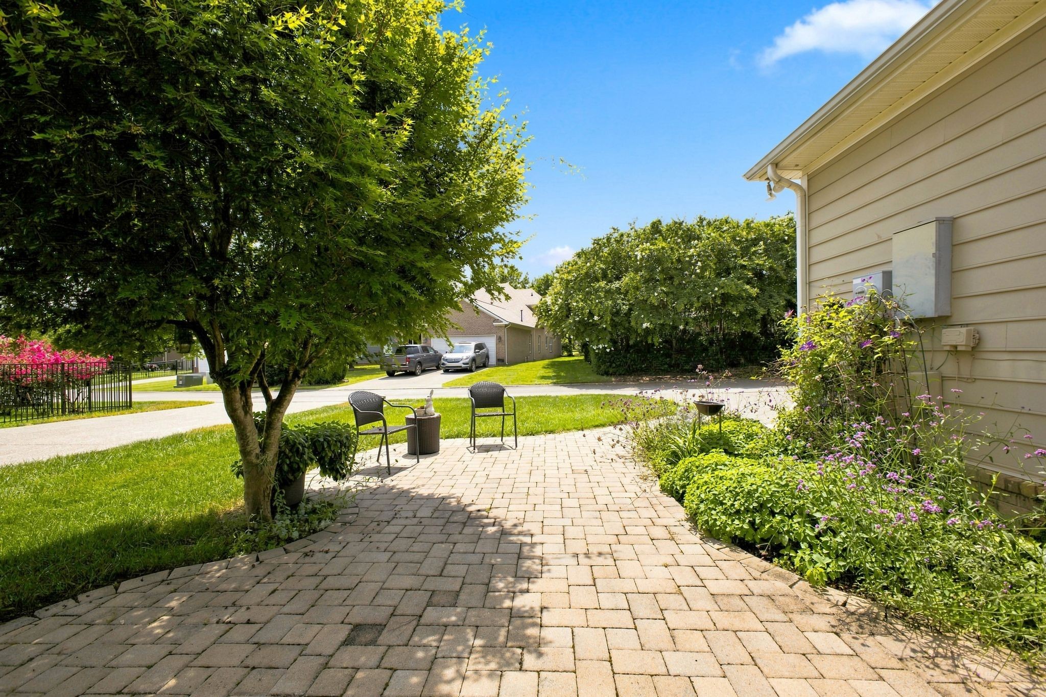 411 Wandering Trl Property Photo 8