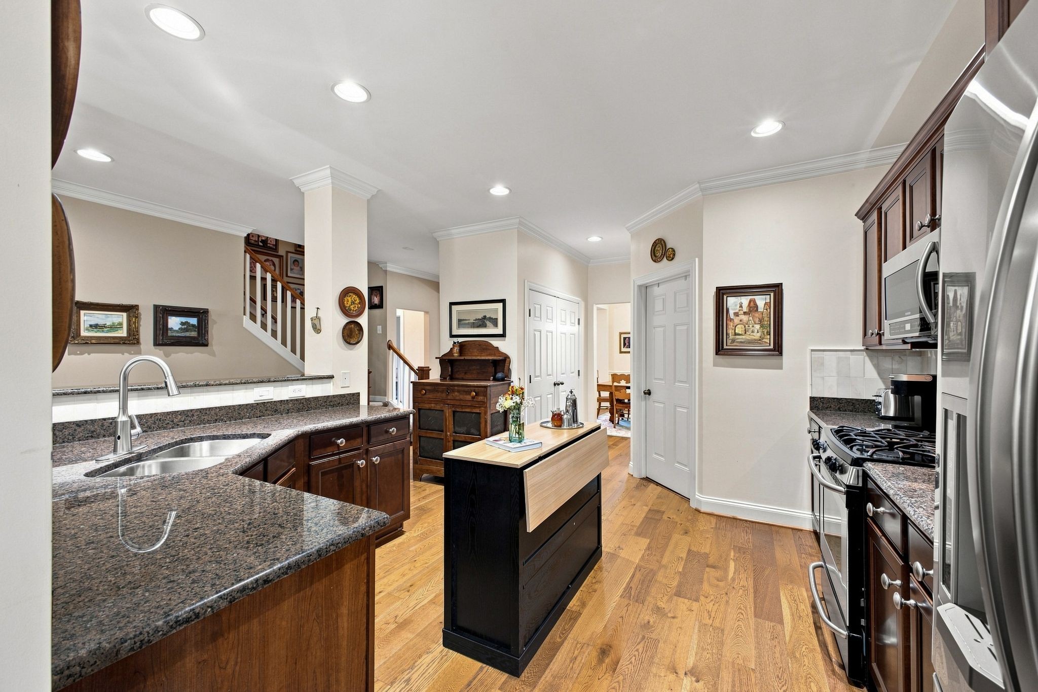 411 Wandering Trl Property Photo 17