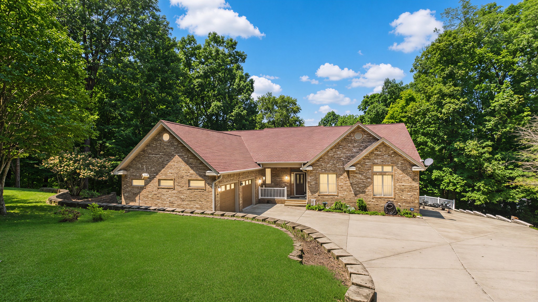 284 Crystal Creek Cir Property Photo 1