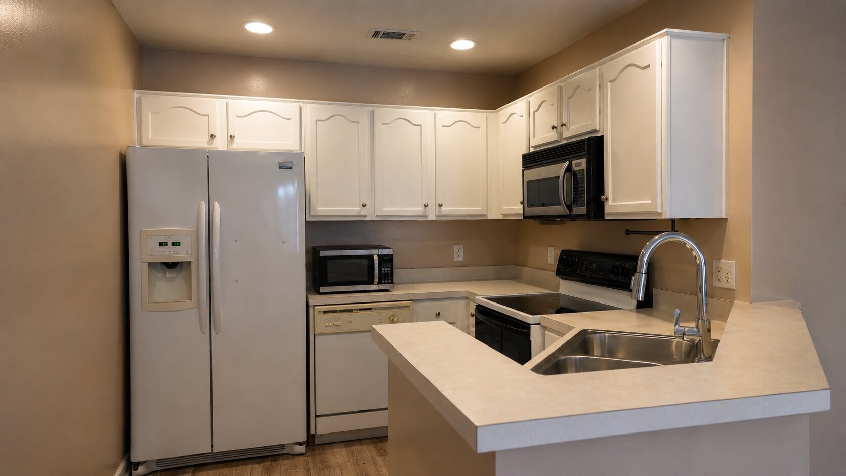 2547 Sonar St Property Photo 10