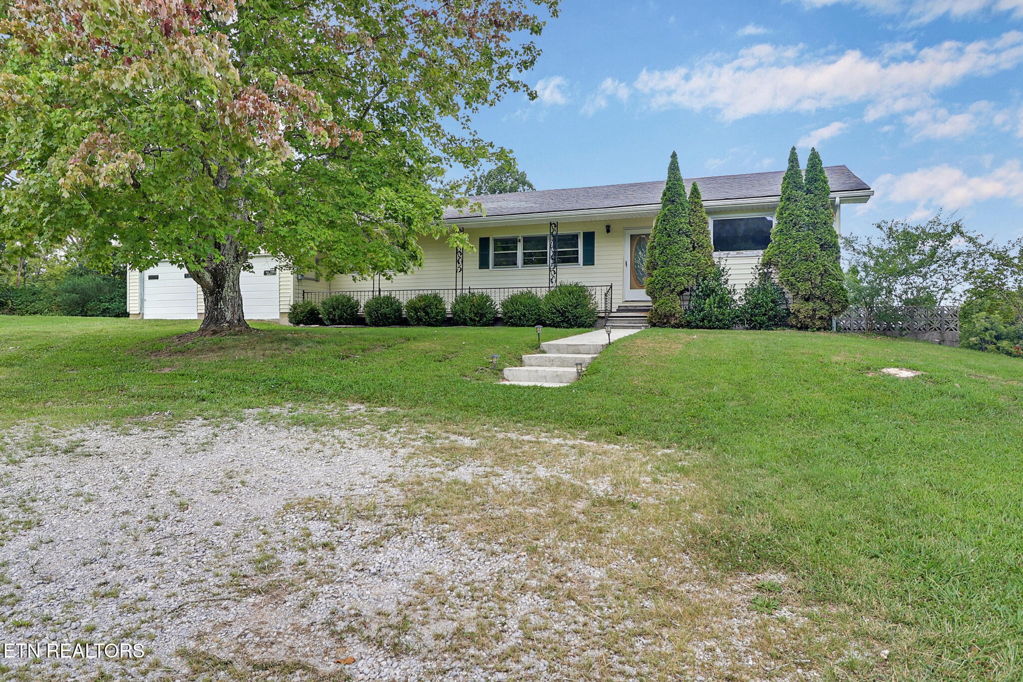 4357 Round Mountain Rd Property Photo 2