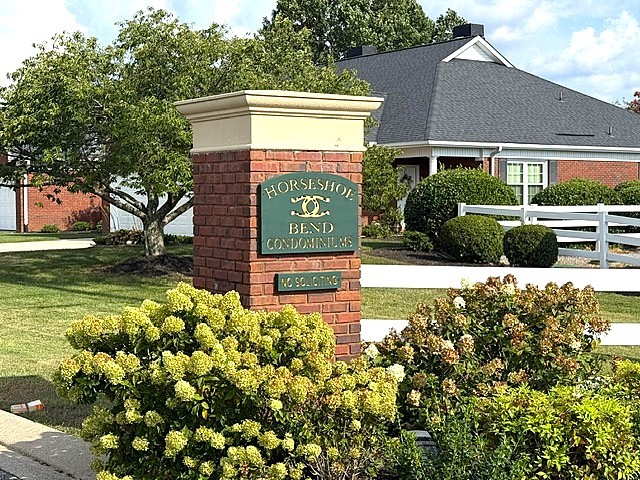 102 Horseshoe Ct Property Photo 1
